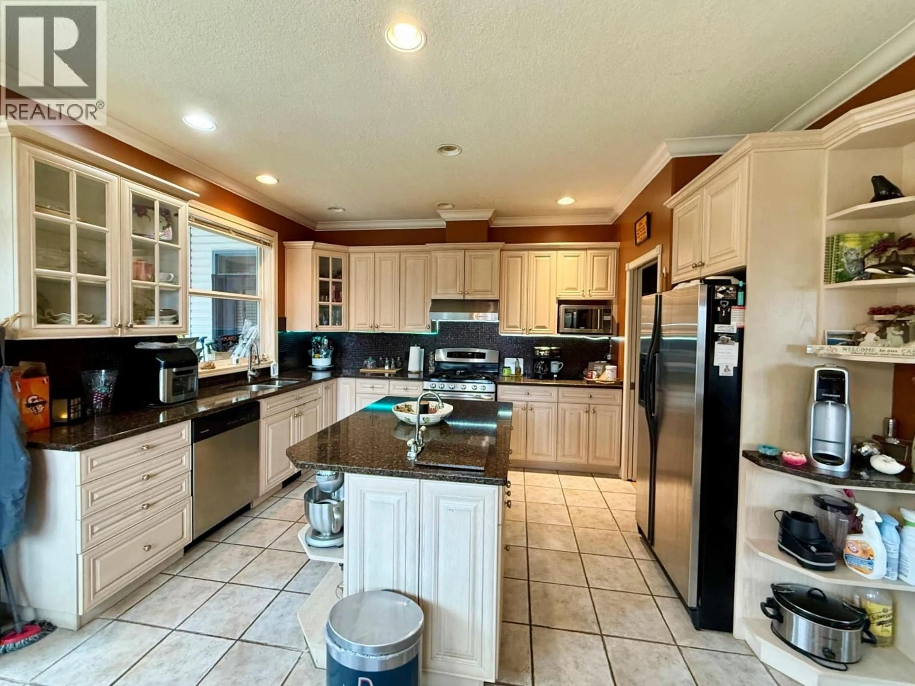 Open concept kitchen, ceramic/tile floor for 3267 RONCASTLE ROAD, Blind Bay British Columbia V0E1H1