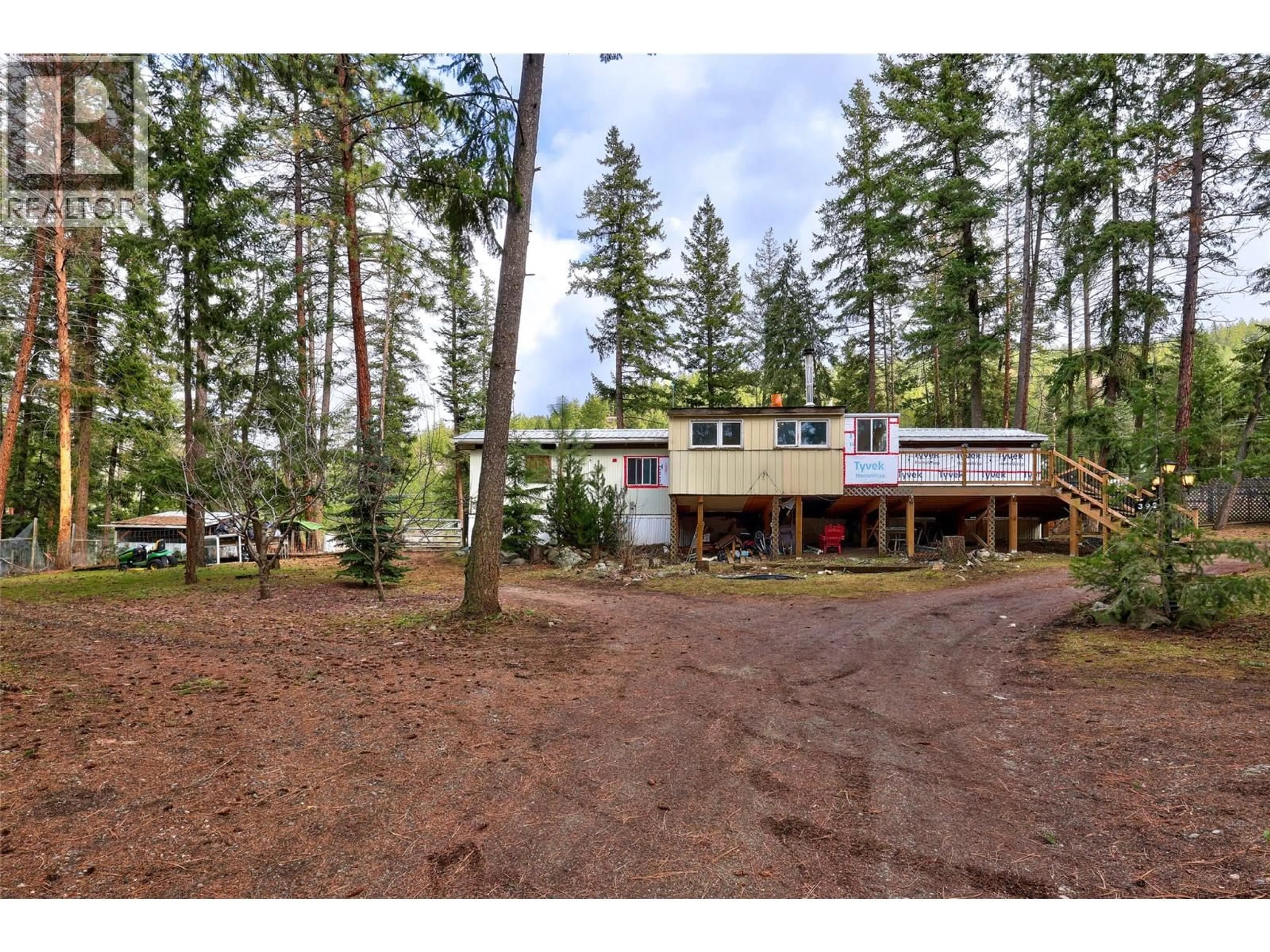 A pic from outside/outdoor area/front of a property/back of a property/a pic from drone, forest/trees view for 392 WALTERDALE ROAD, Kamloops British Columbia V2C6H1
