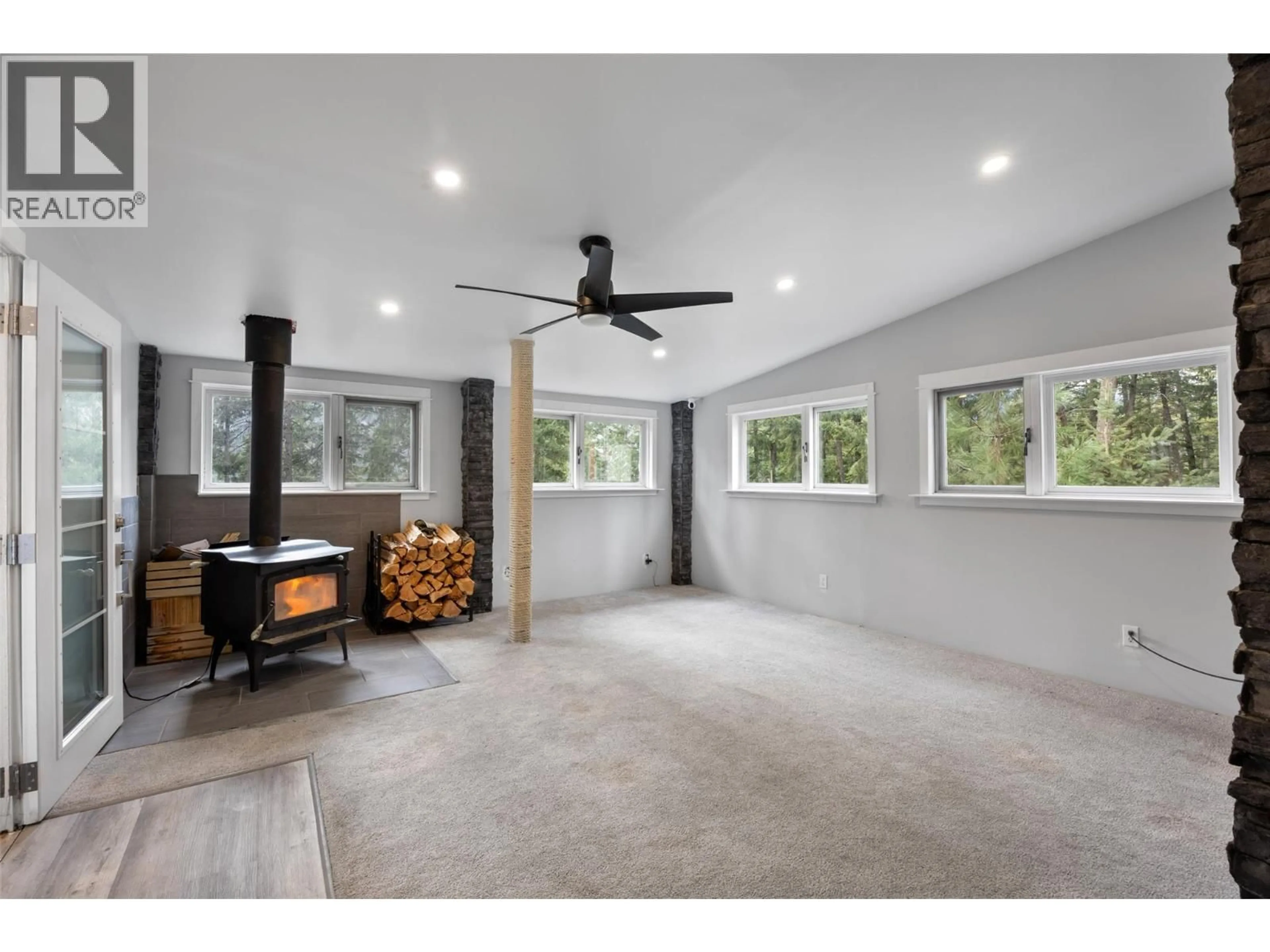 A pic of a room for 392 WALTERDALE ROAD, Kamloops British Columbia V2C6H1