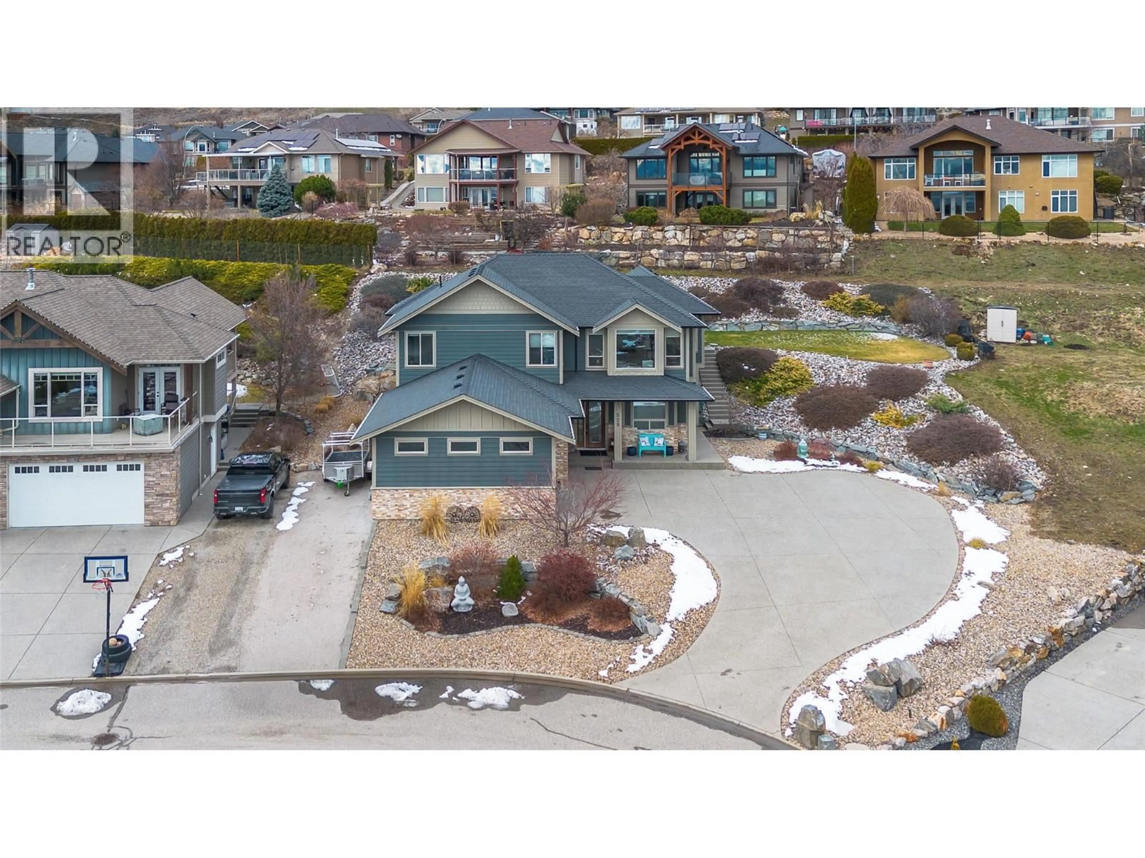 A pic from outside/outdoor area/front of a property/back of a property/a pic from drone, unknown for 529 WHITECOURT PLACE, Vernon British Columbia V1B4B1