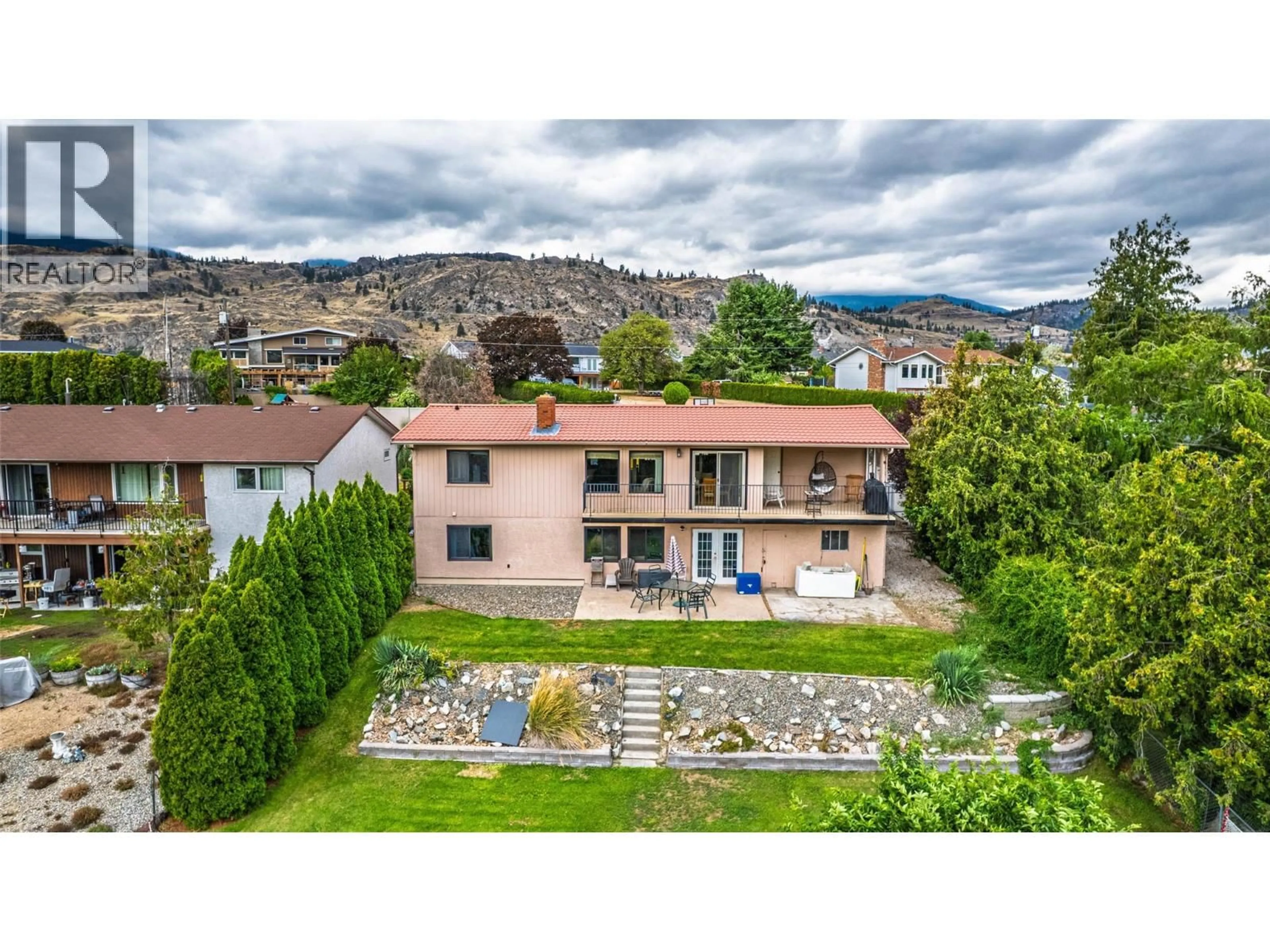A pic from outside/outdoor area/front of a property/back of a property/a pic from drone, mountain view for 6563 MOUNTAINVIEW DRIVE, Oliver British Columbia V0H1T4