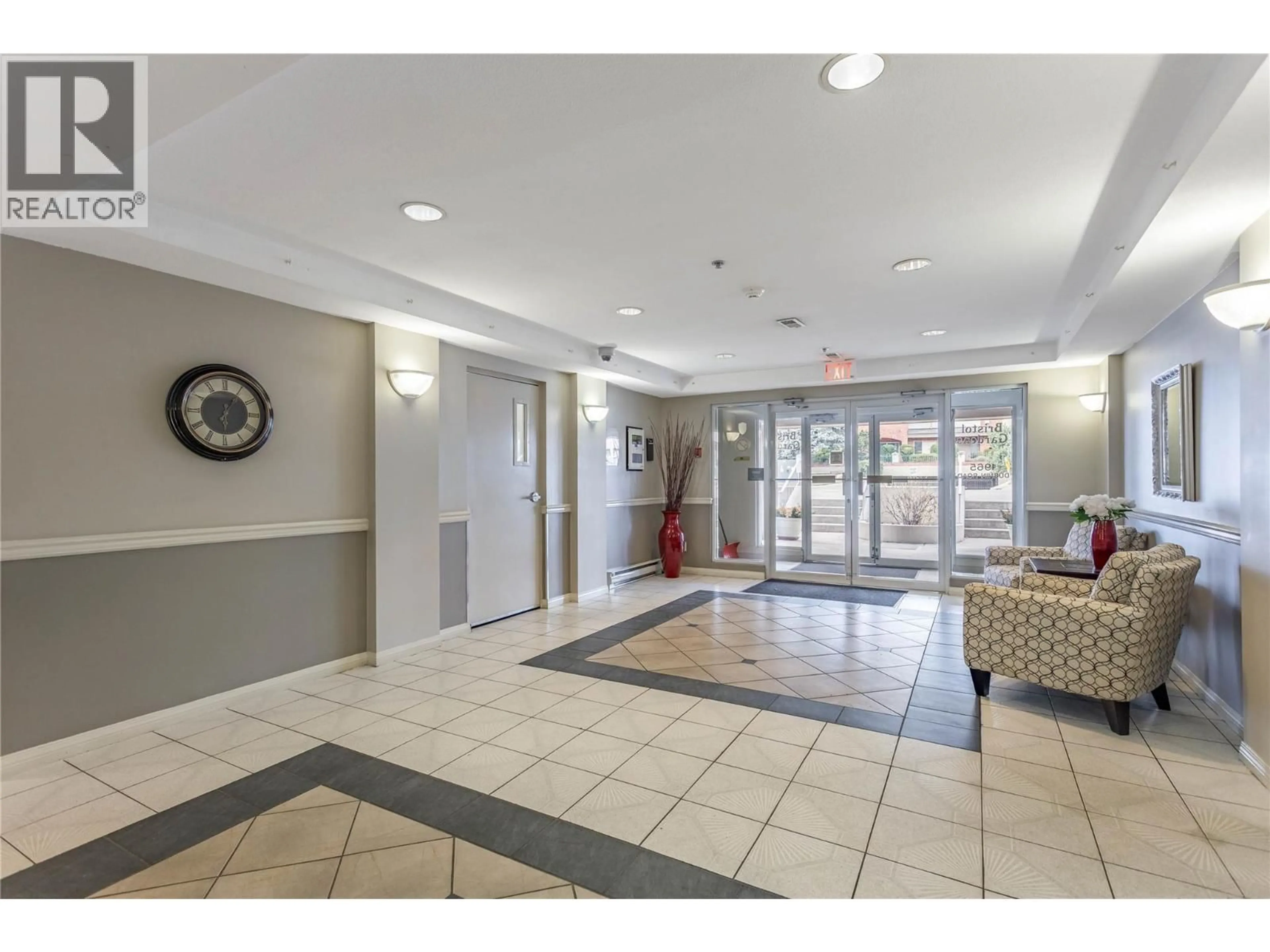 Indoor foyer for 111 - 1965 DURNIN ROAD, Kelowna British Columbia V1X7K6