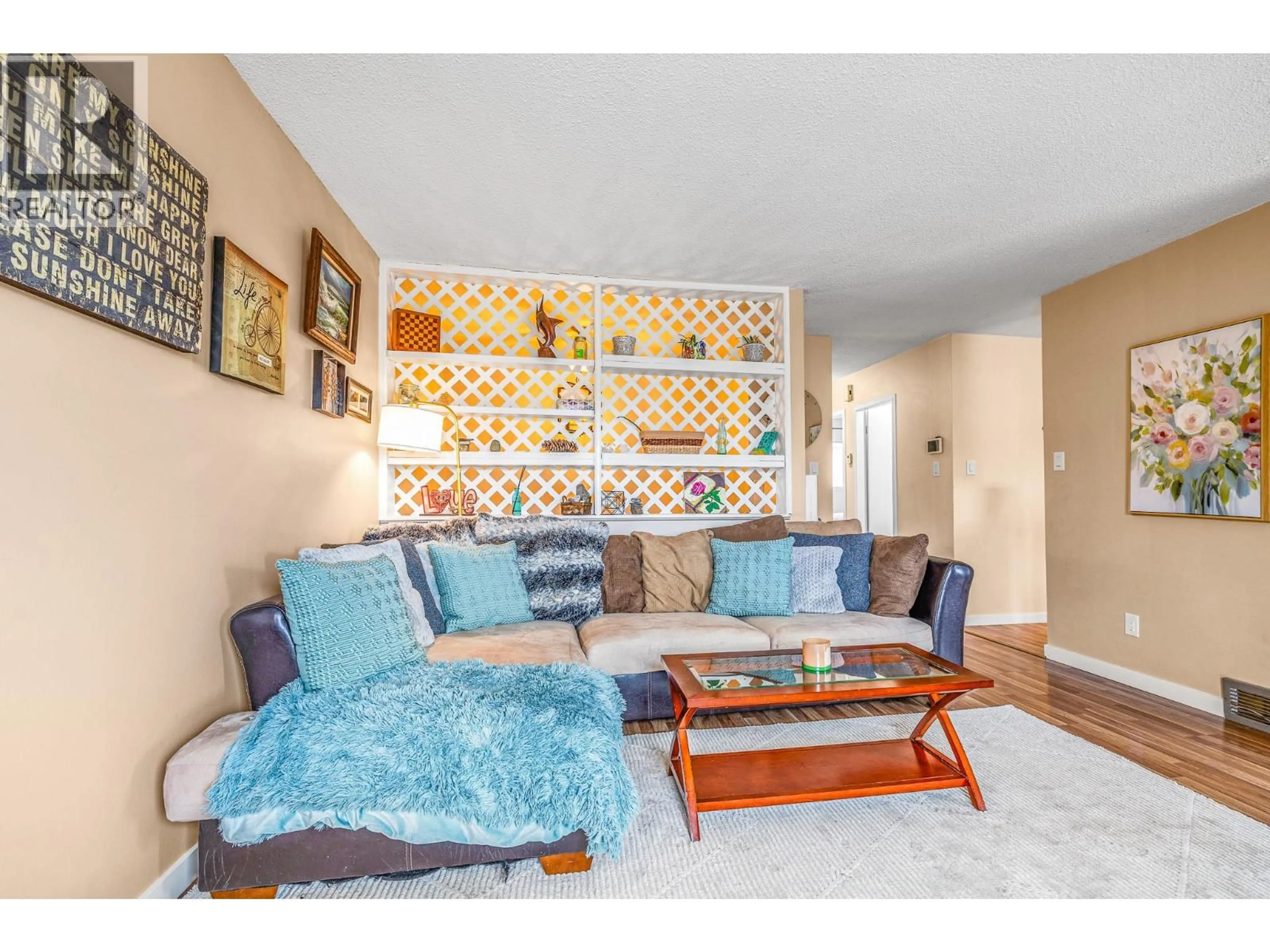 Living room with furniture, unknown for 1362 OTTAWA PLACE, Kamloops British Columbia V2B7W4