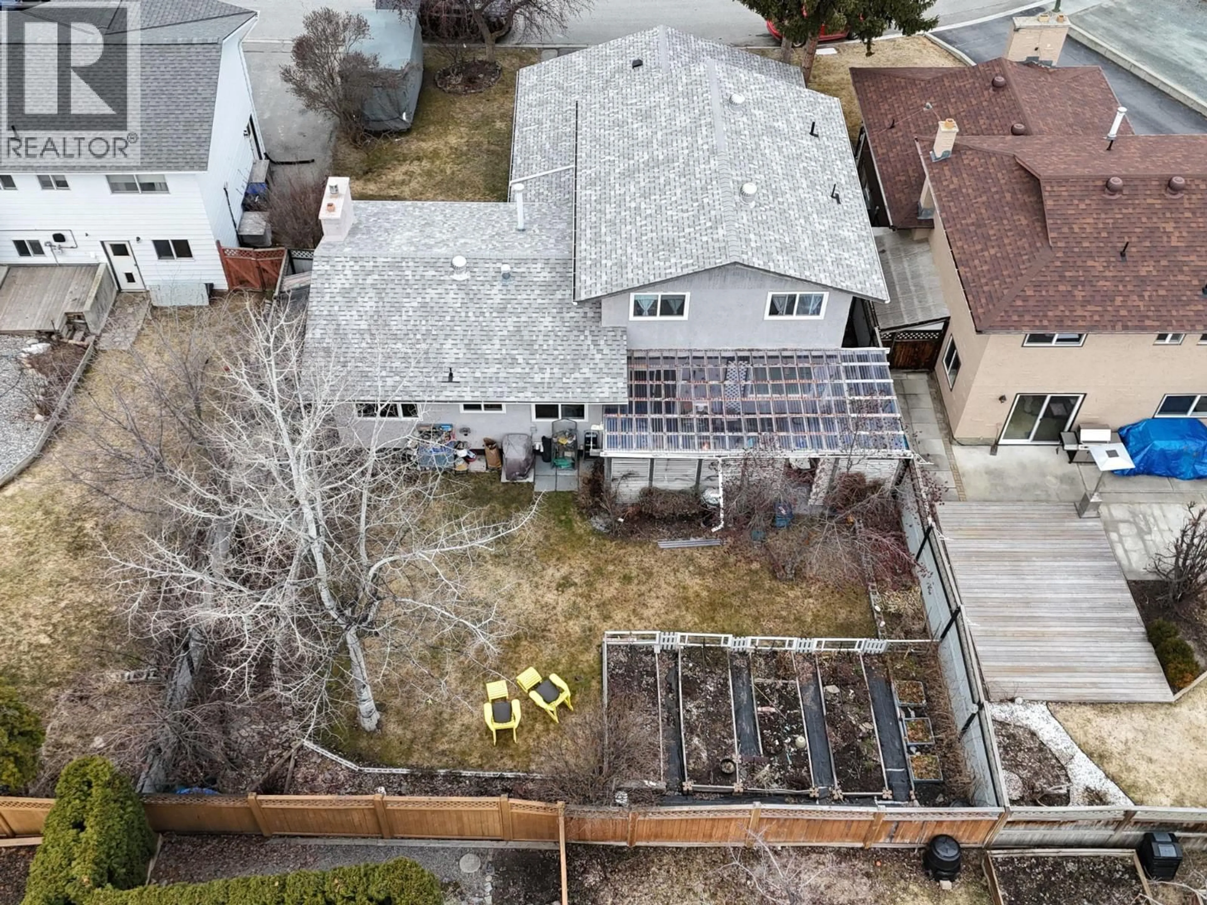 A pic from outside/outdoor area/front of a property/back of a property/a pic from drone, unknown for 2921 2B STREET SOUTH, Cranbrook British Columbia V1C5G1