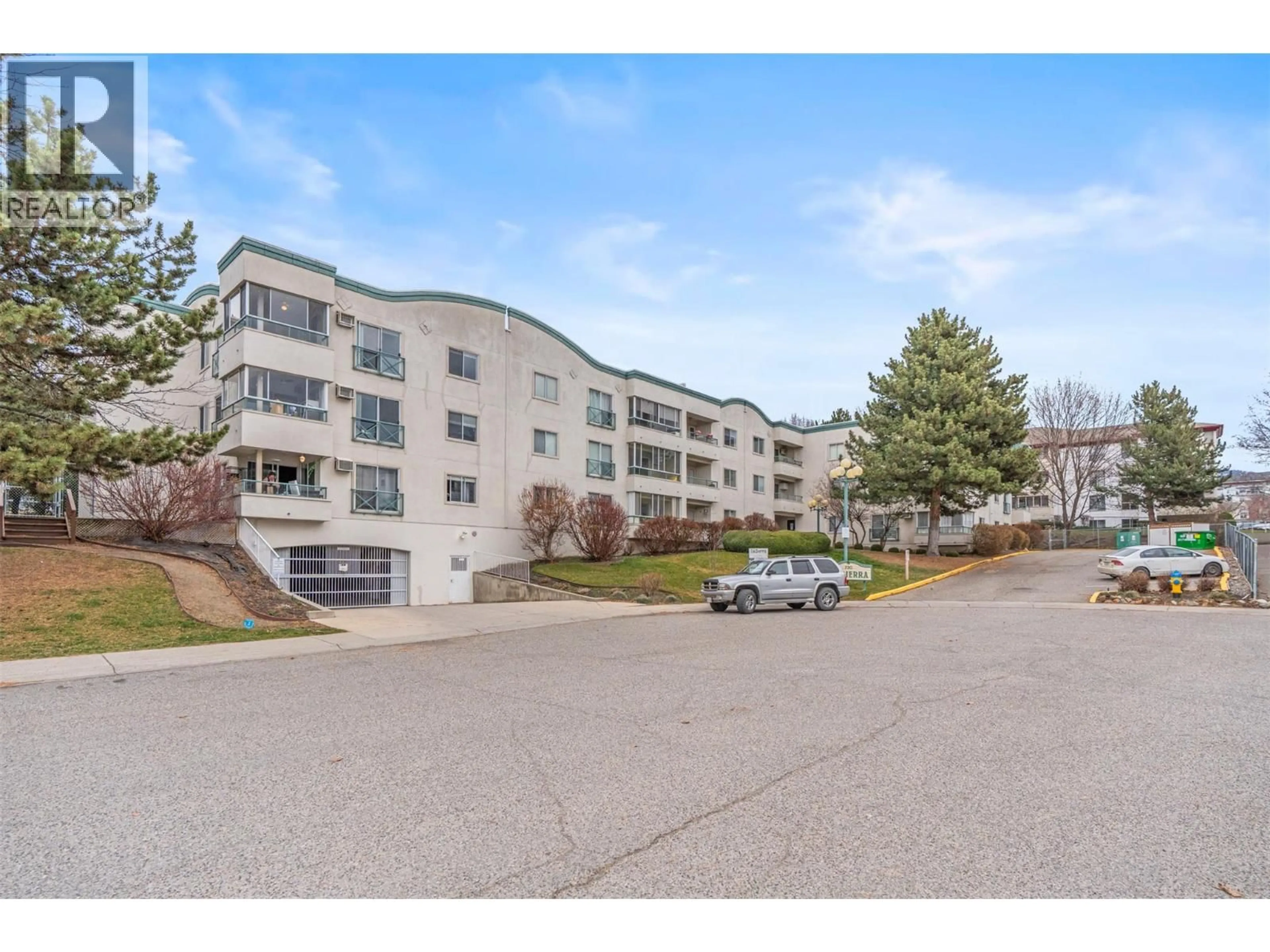 A pic from outside/outdoor area/front of a property/back of a property/a pic from drone, unknown for 304 - 730 BADKE ROAD, Kelowna British Columbia V1X6G9