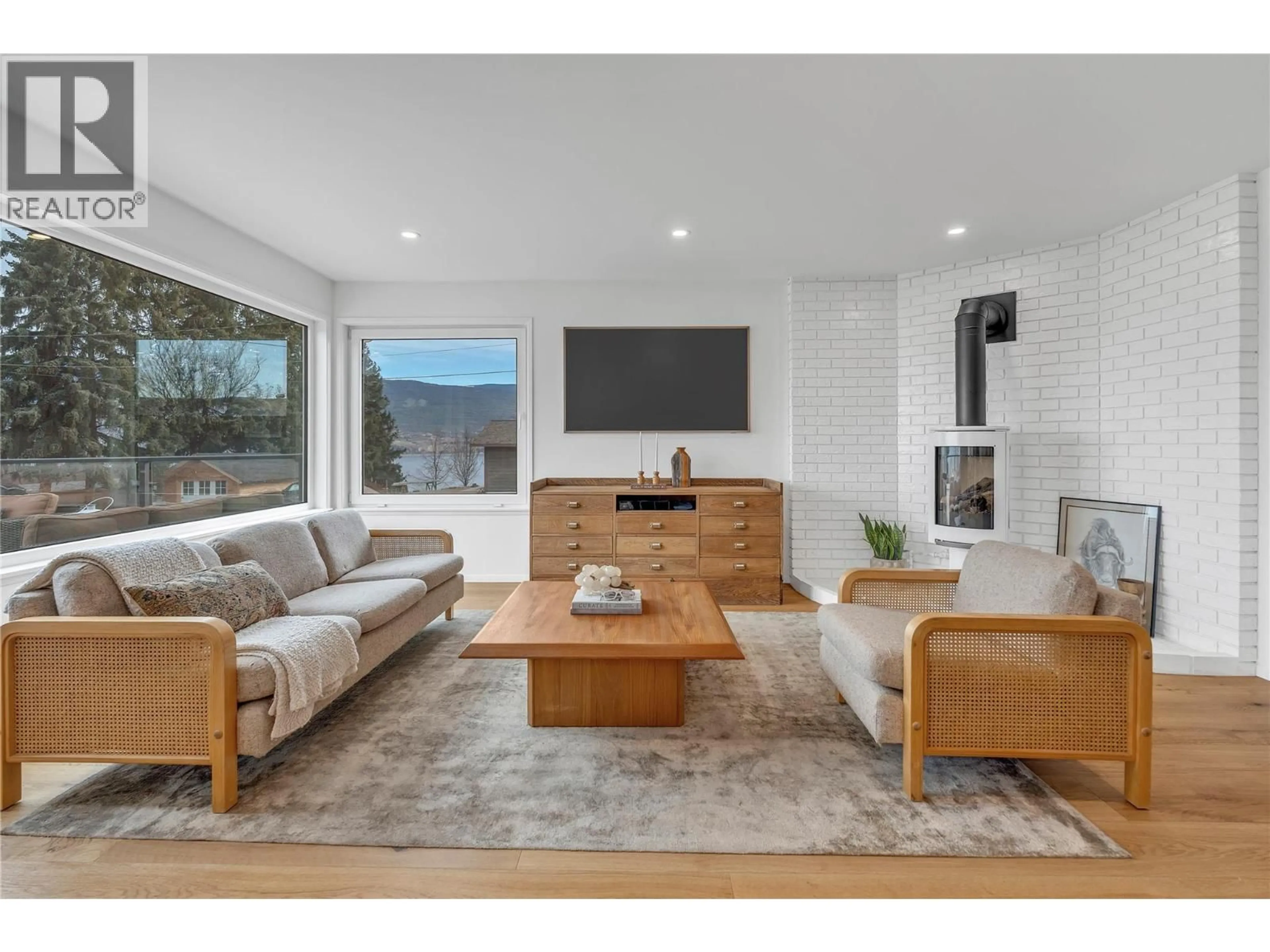 Living room with furniture, unknown for 5100 WILSON ROAD, Summerland British Columbia V0H1Z4