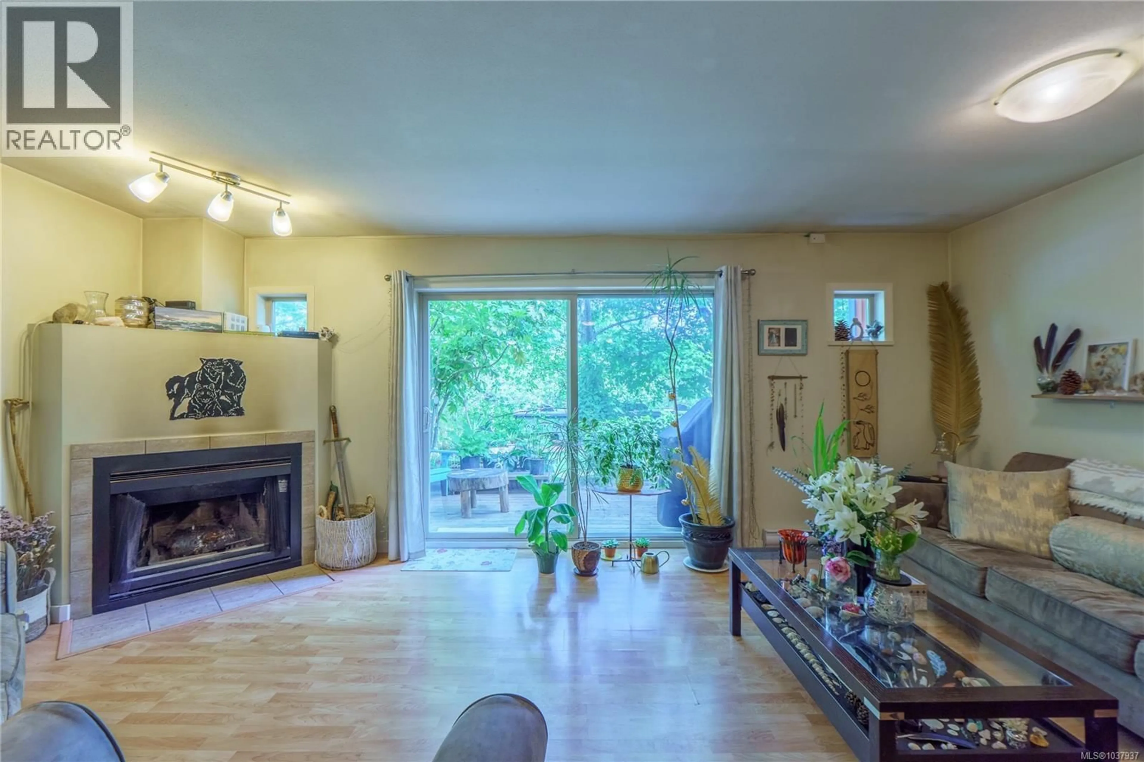 Living room with furniture, unknown for 3 - 295 ARNET ROAD, Tofino British Columbia V0R2Z0