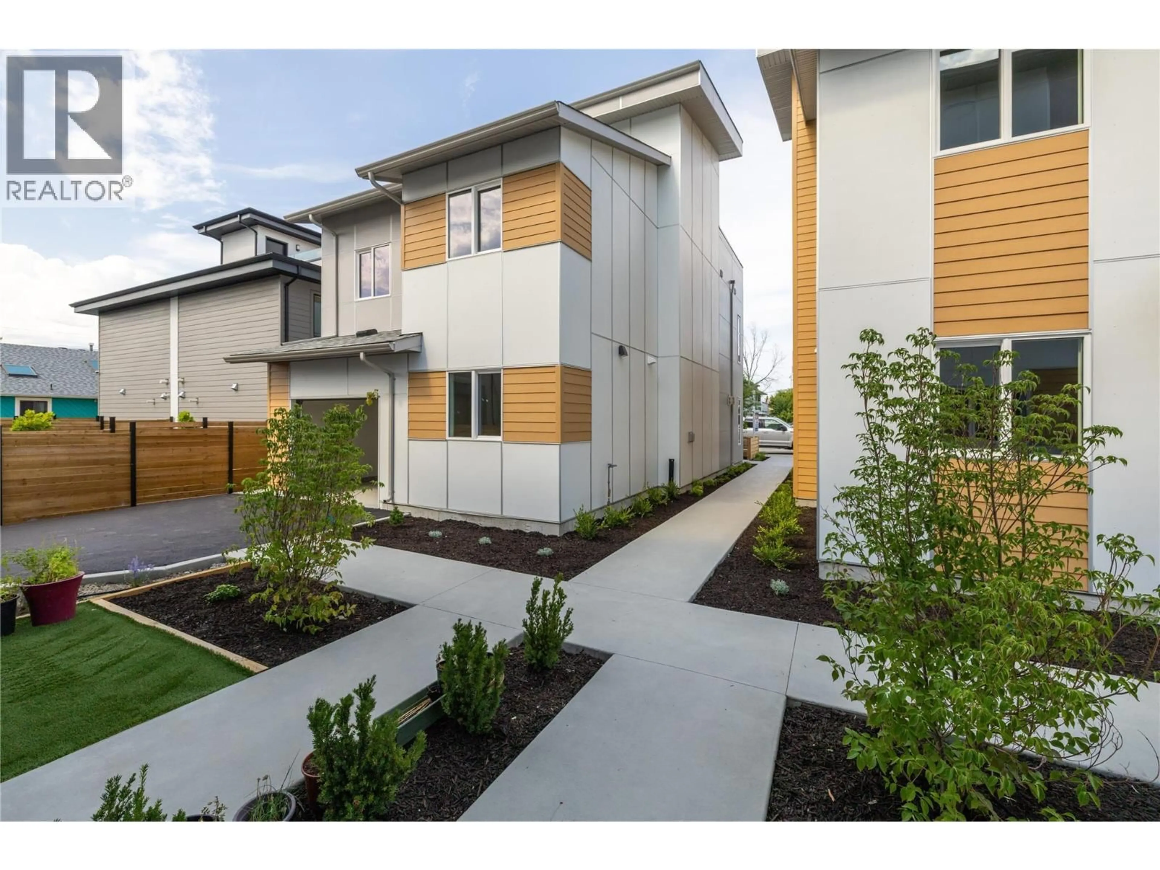 Unknown for 763 PATTERSON AVENUE, Kelowna British Columbia V1Y5C9