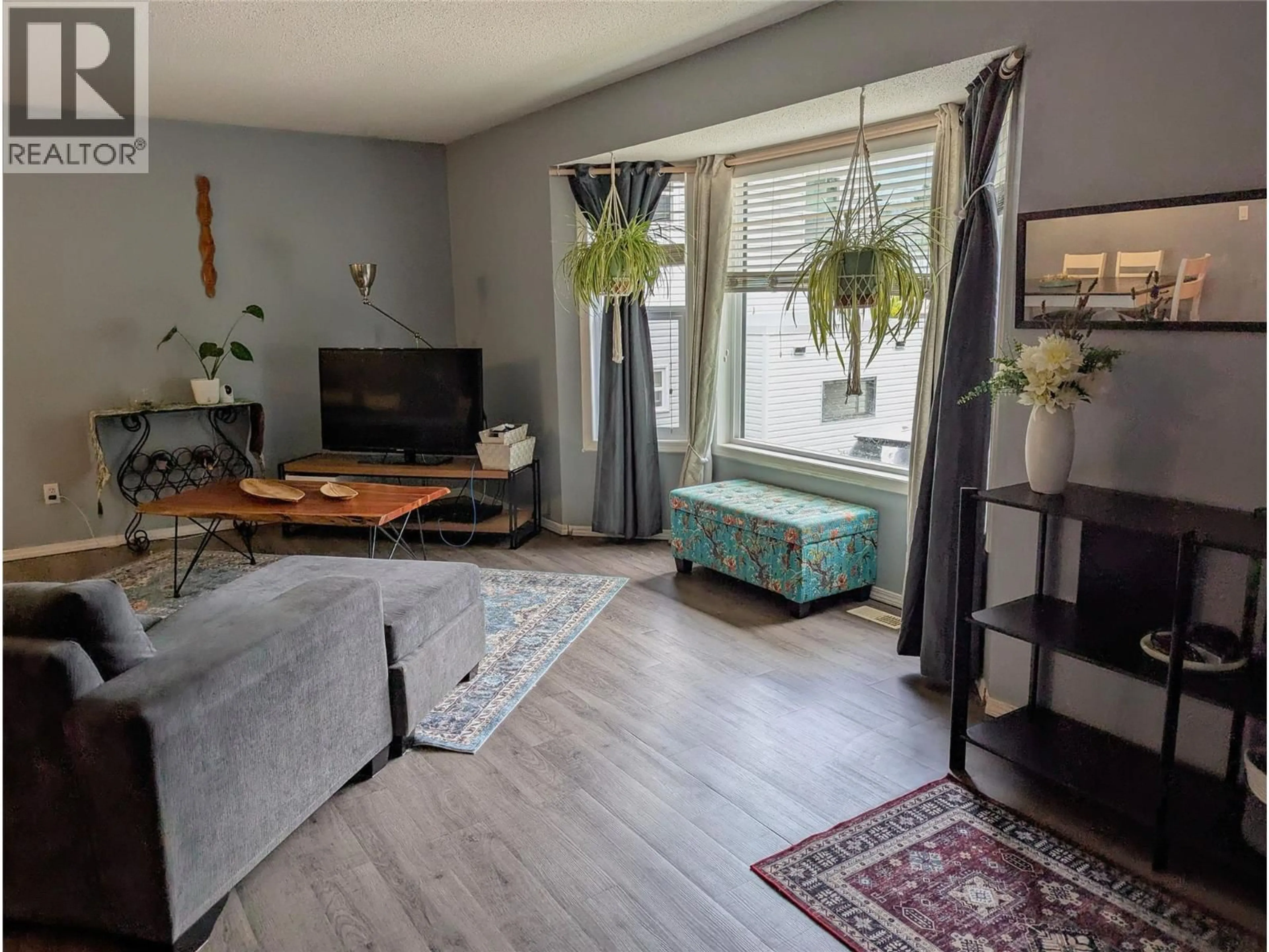 Living room with furniture, unknown for 710 IVY STREET, Castlegar British Columbia V1N2G4