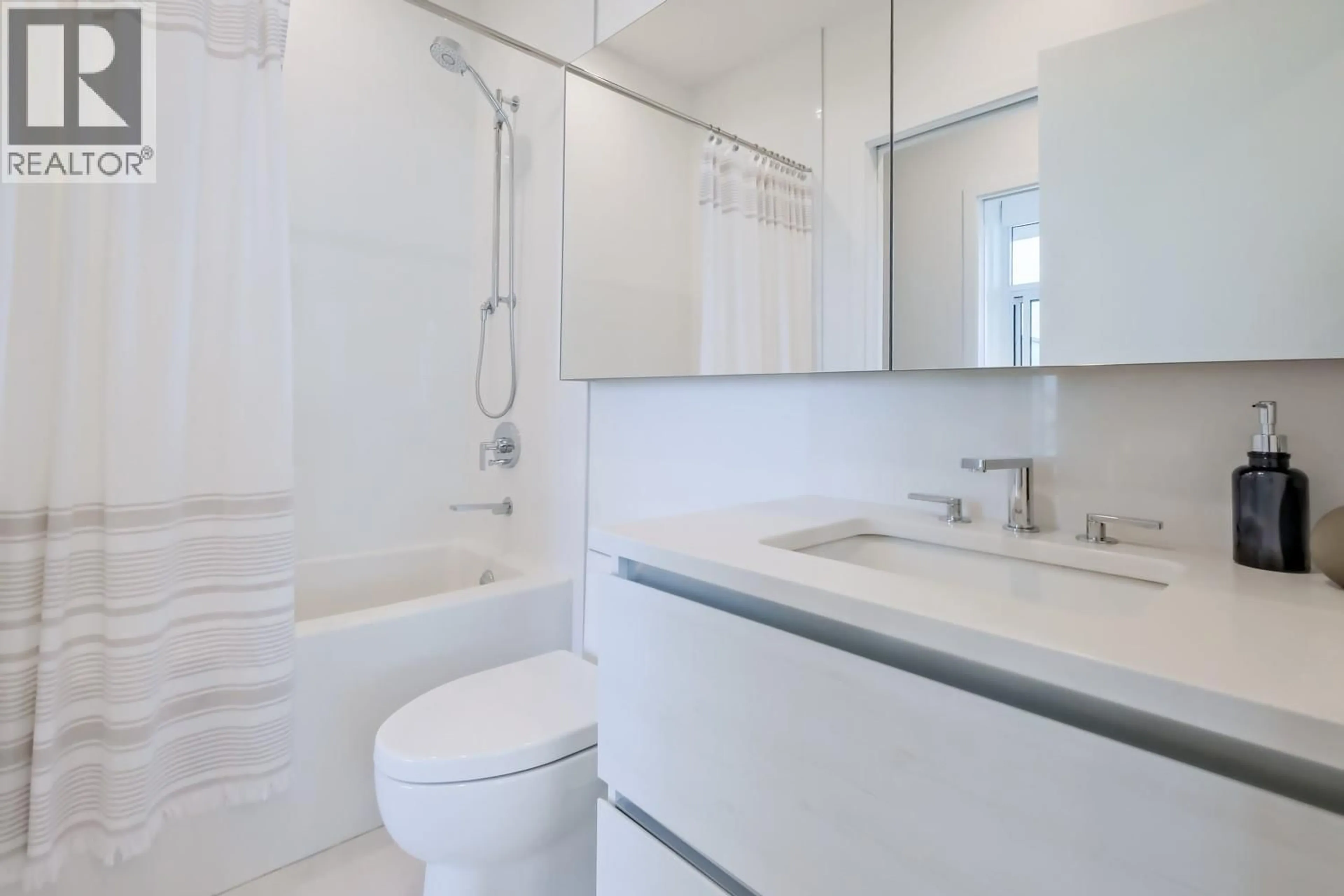 Standard bathroom, ceramic/tile floor for 1904 - 238 LEON AVENUE, Kelowna British Columbia V1Y0N6