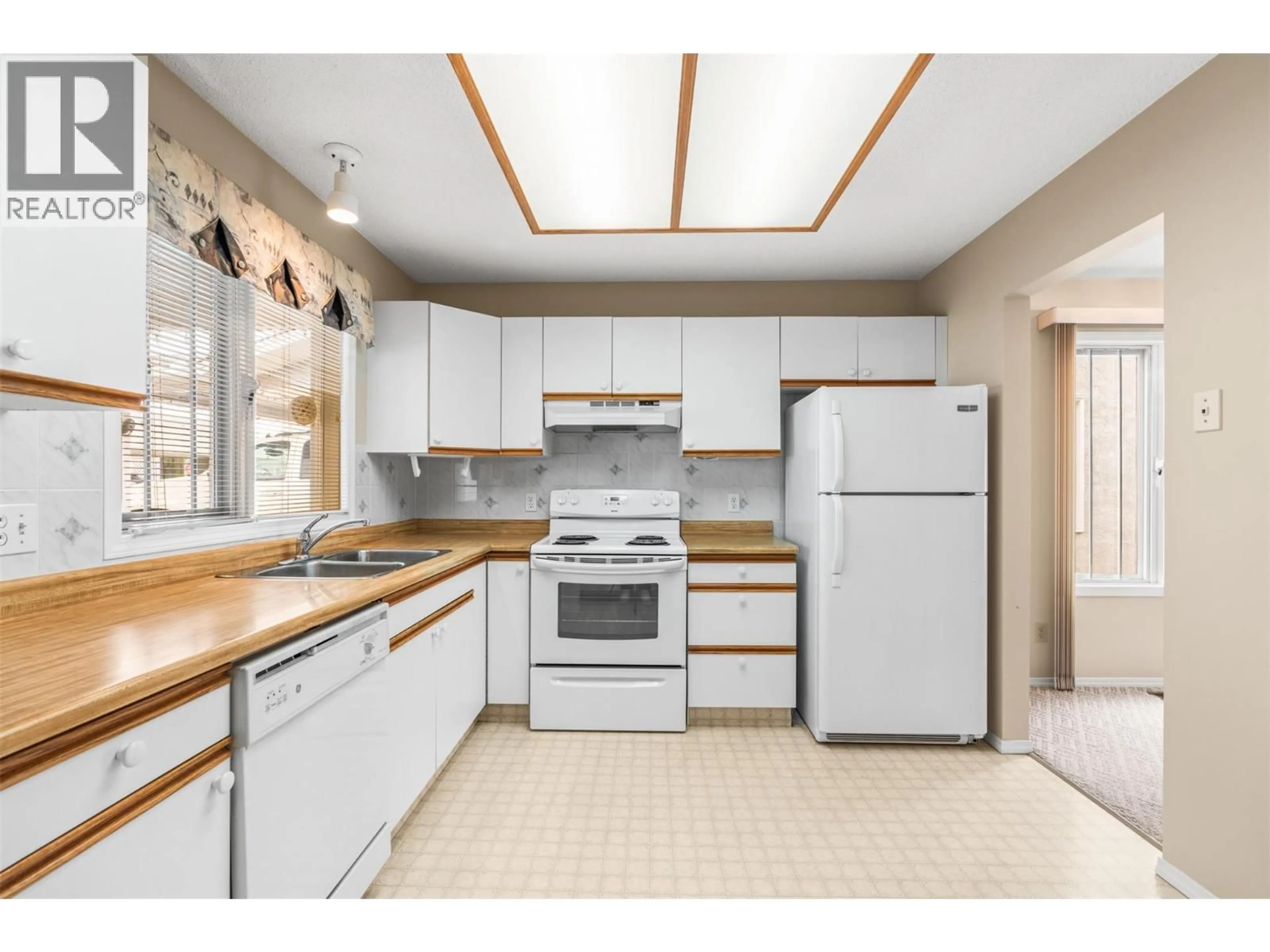 Standard kitchen, unknown for 102 - 3900 27 AVENUE, Vernon British Columbia V1T9E6