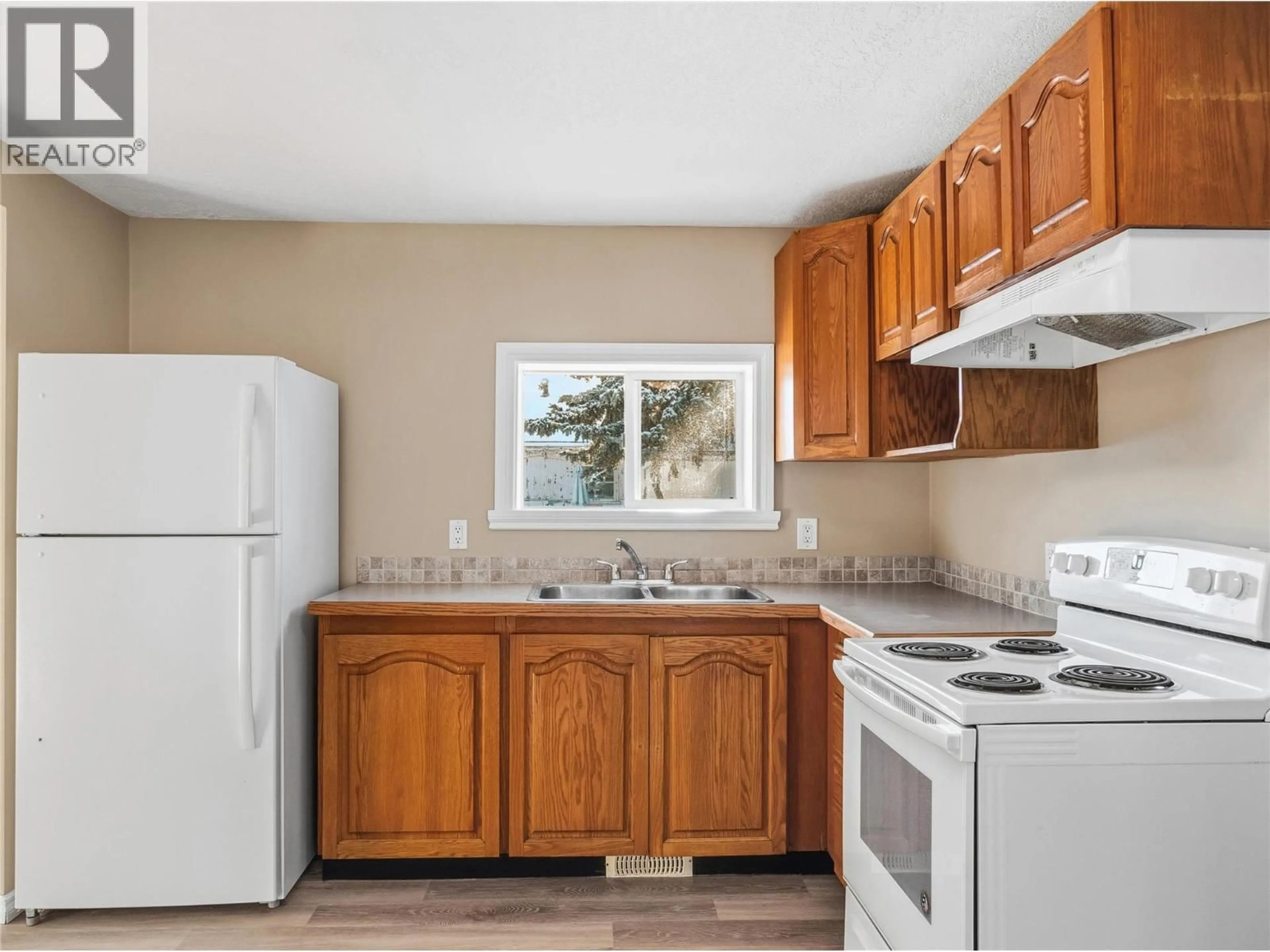 Unknown for 9033 ELWOOD DRIVE, Dawson Creek British Columbia V1G3M8