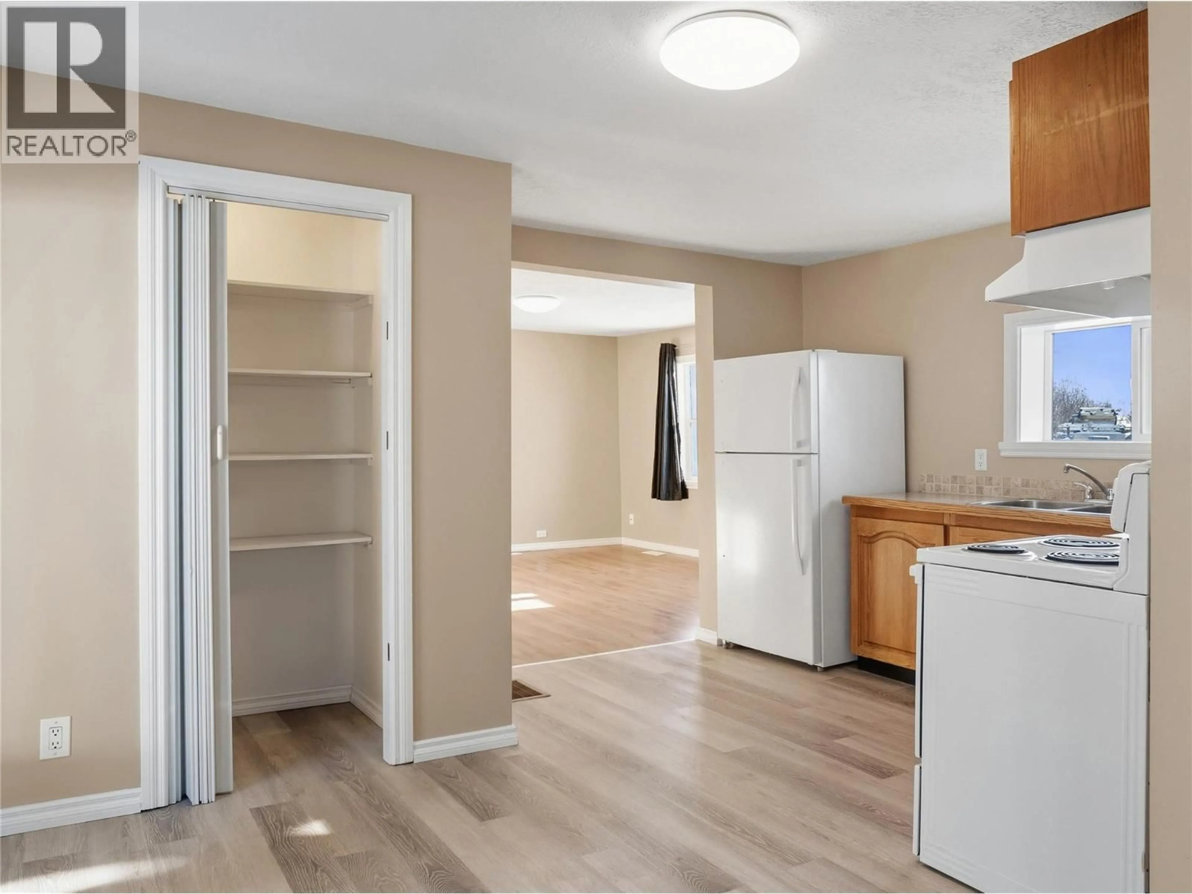 Unknown for 9033 ELWOOD DRIVE, Dawson Creek British Columbia V1G3M8