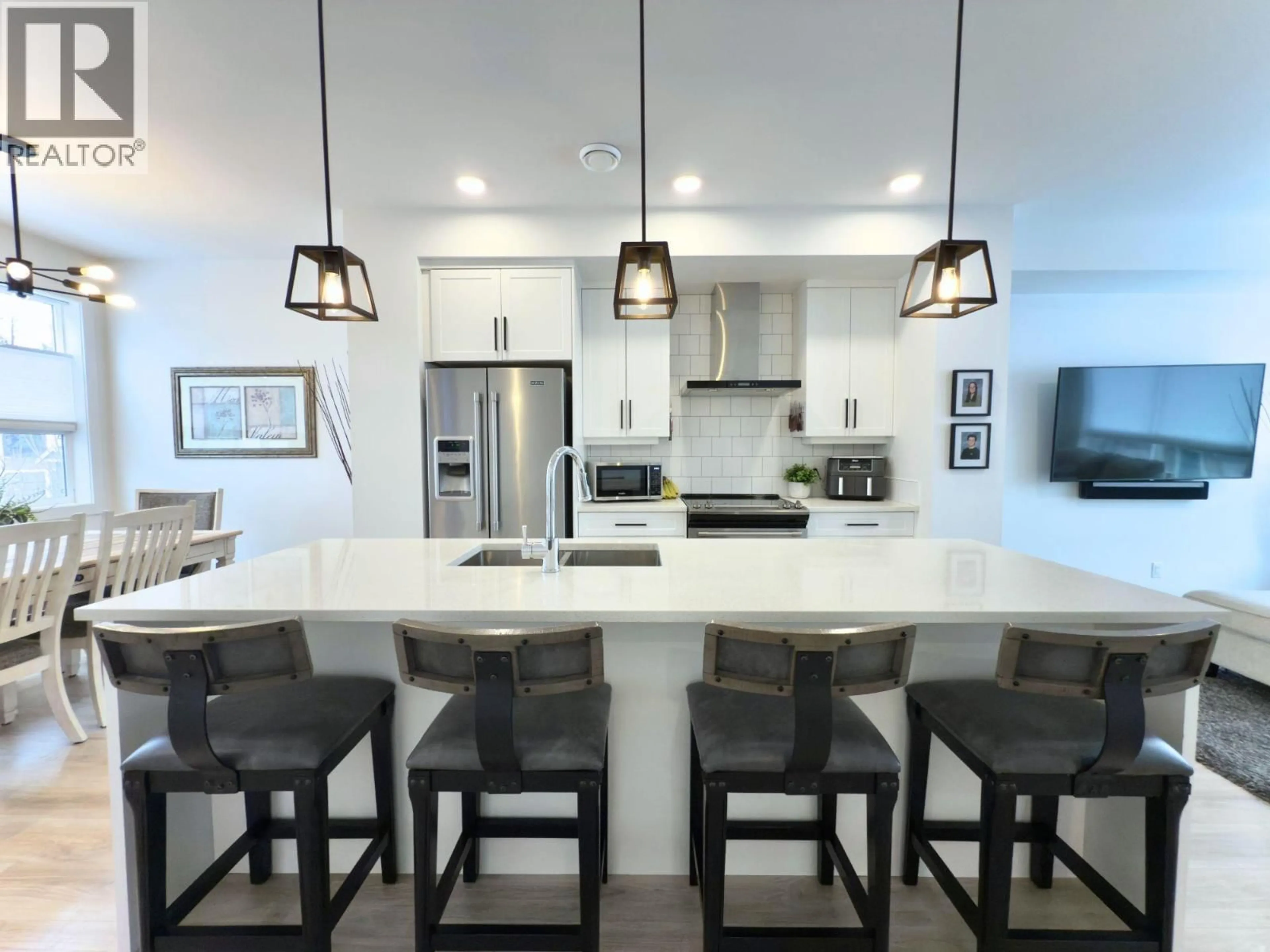 Contemporary kitchen, ceramic/tile floor for 28 - 12075 OCEOLA ROAD, Lake Country British Columbia V4V1H1