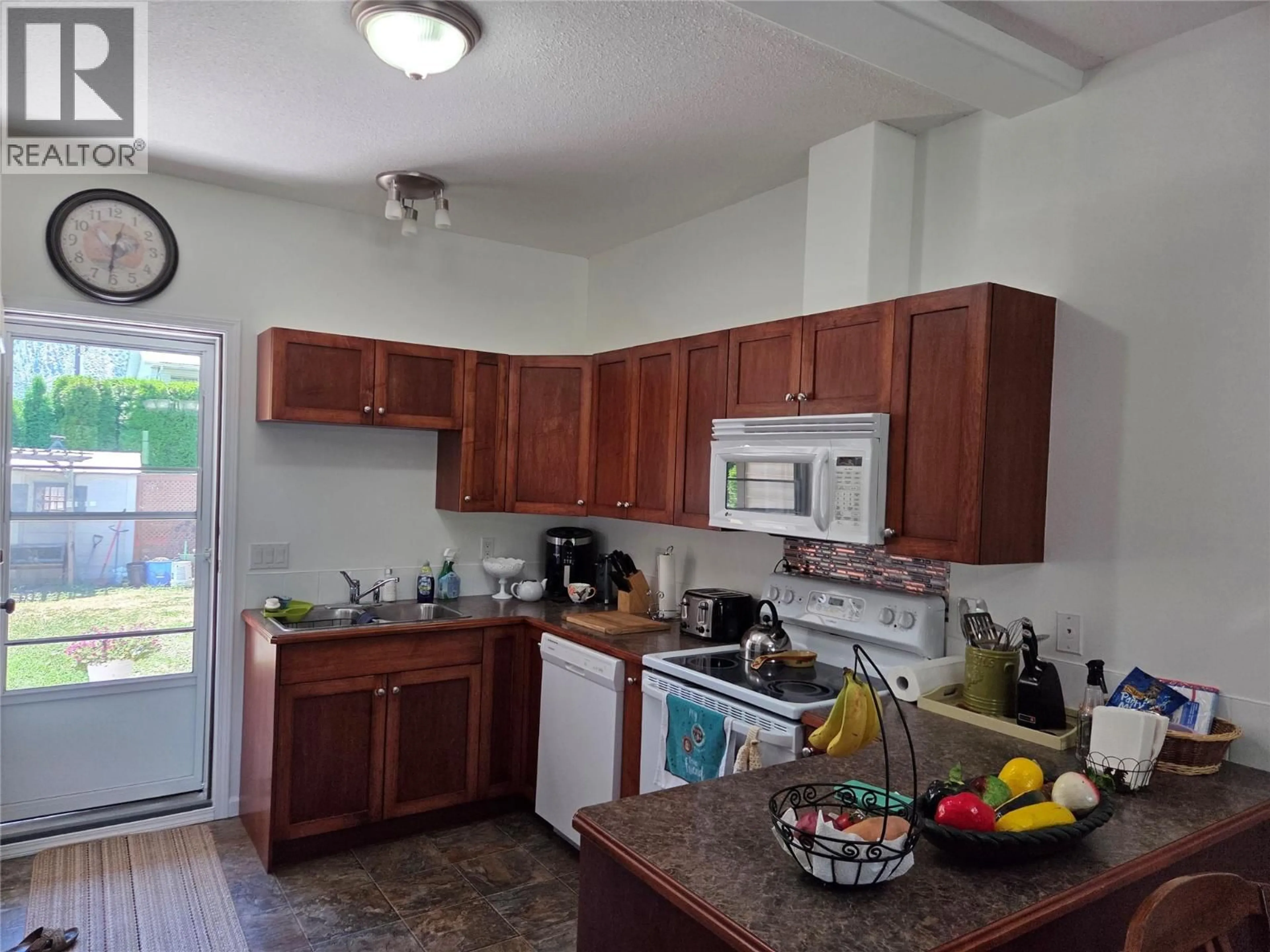 Standard kitchen, unknown for 715 9TH AVENUE, Keremeos British Columbia V0X1N3