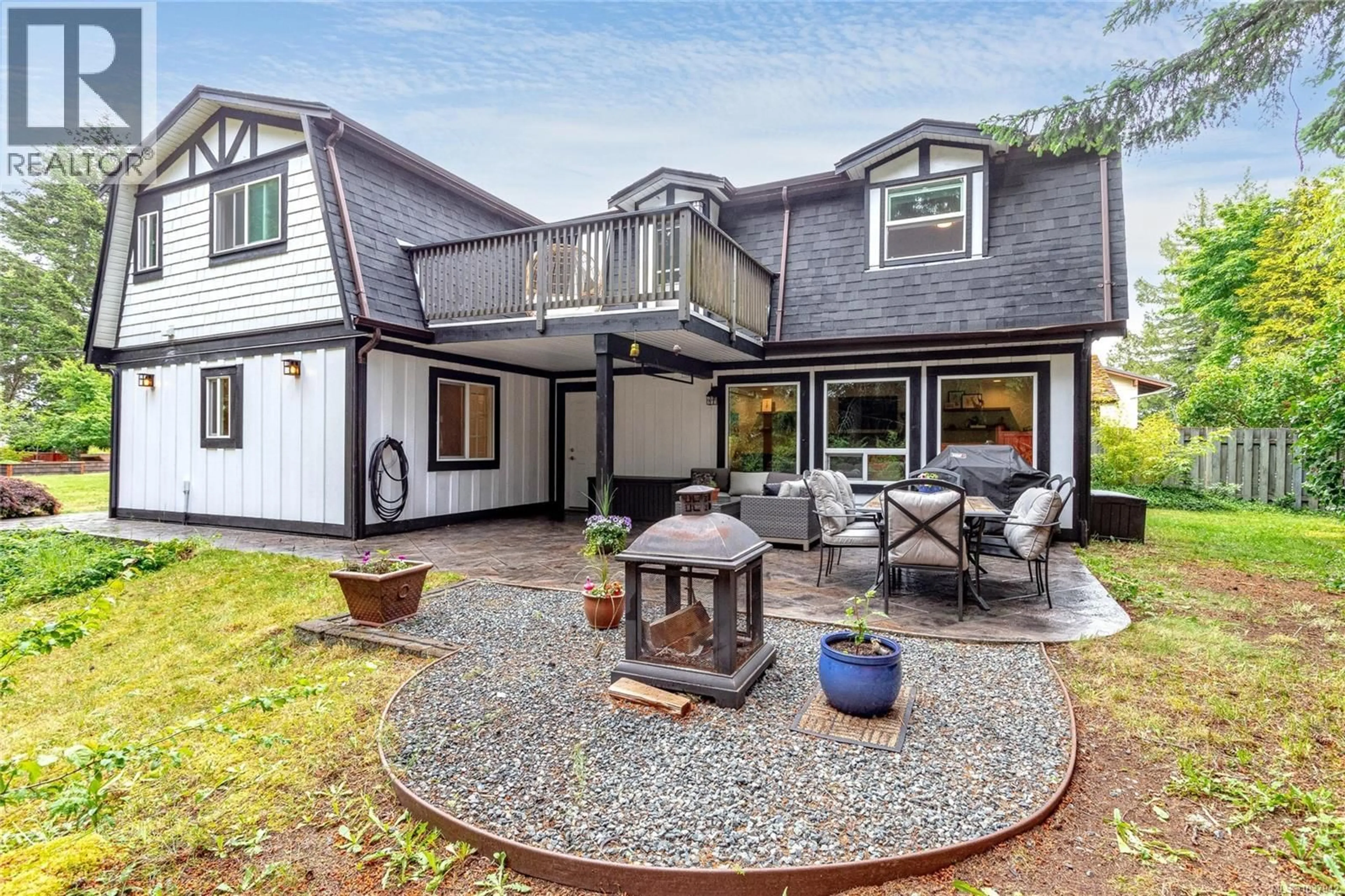 Home with vinyl exterior material, street for 2520 STAATS PLACE, Mill Bay British Columbia V8H1B1