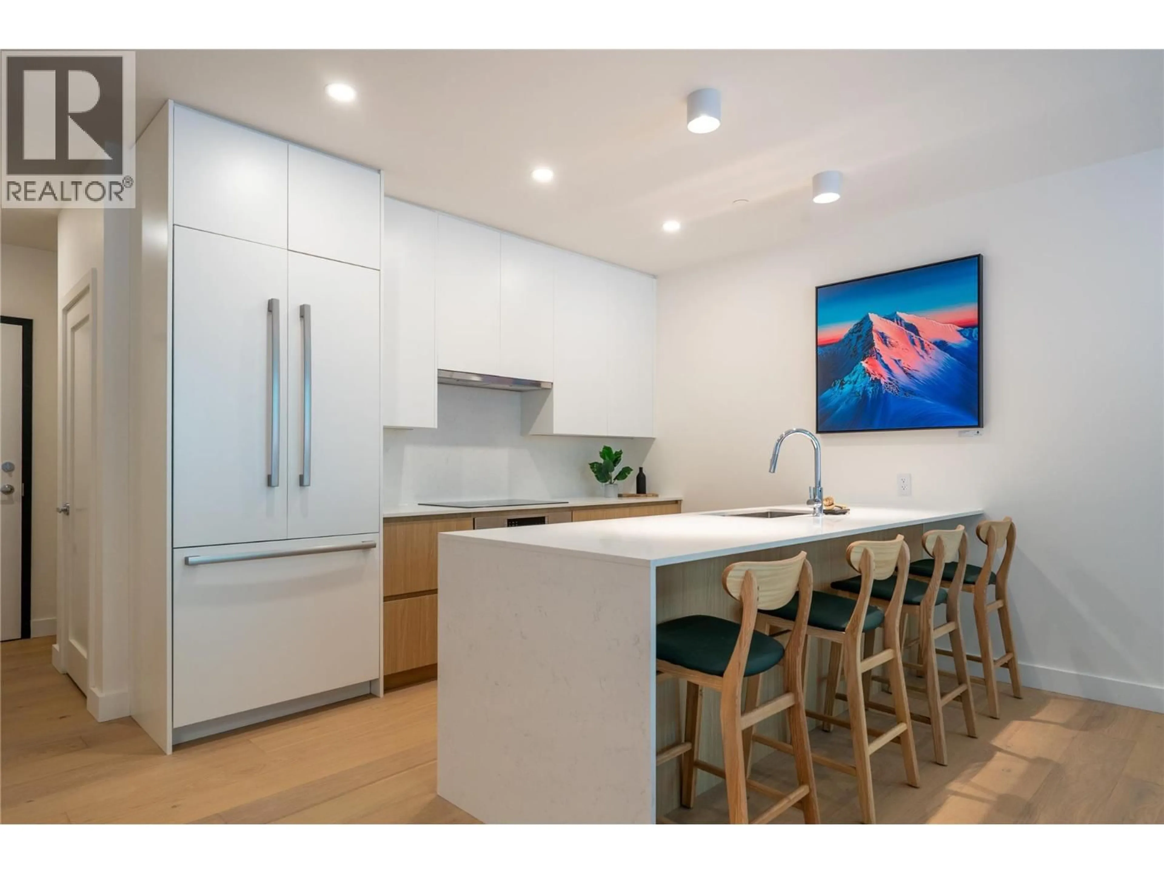 Contemporary kitchen, unknown for 1111 - 1702 COURSIER AVENUE, Revelstoke British Columbia V0E2S3