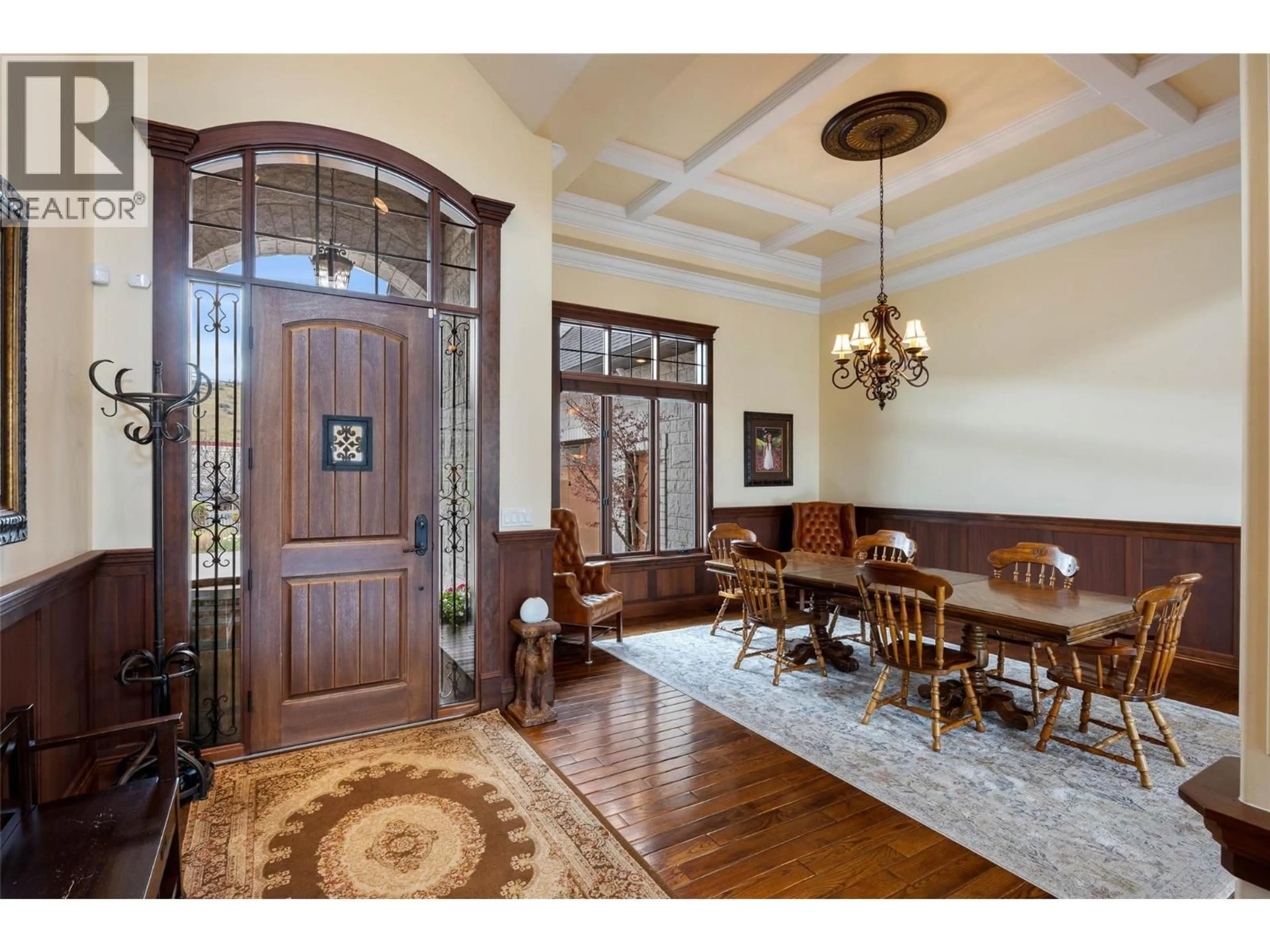 Indoor entryway for 1580 LORNE STREET, Kamloops British Columbia V2C1X6