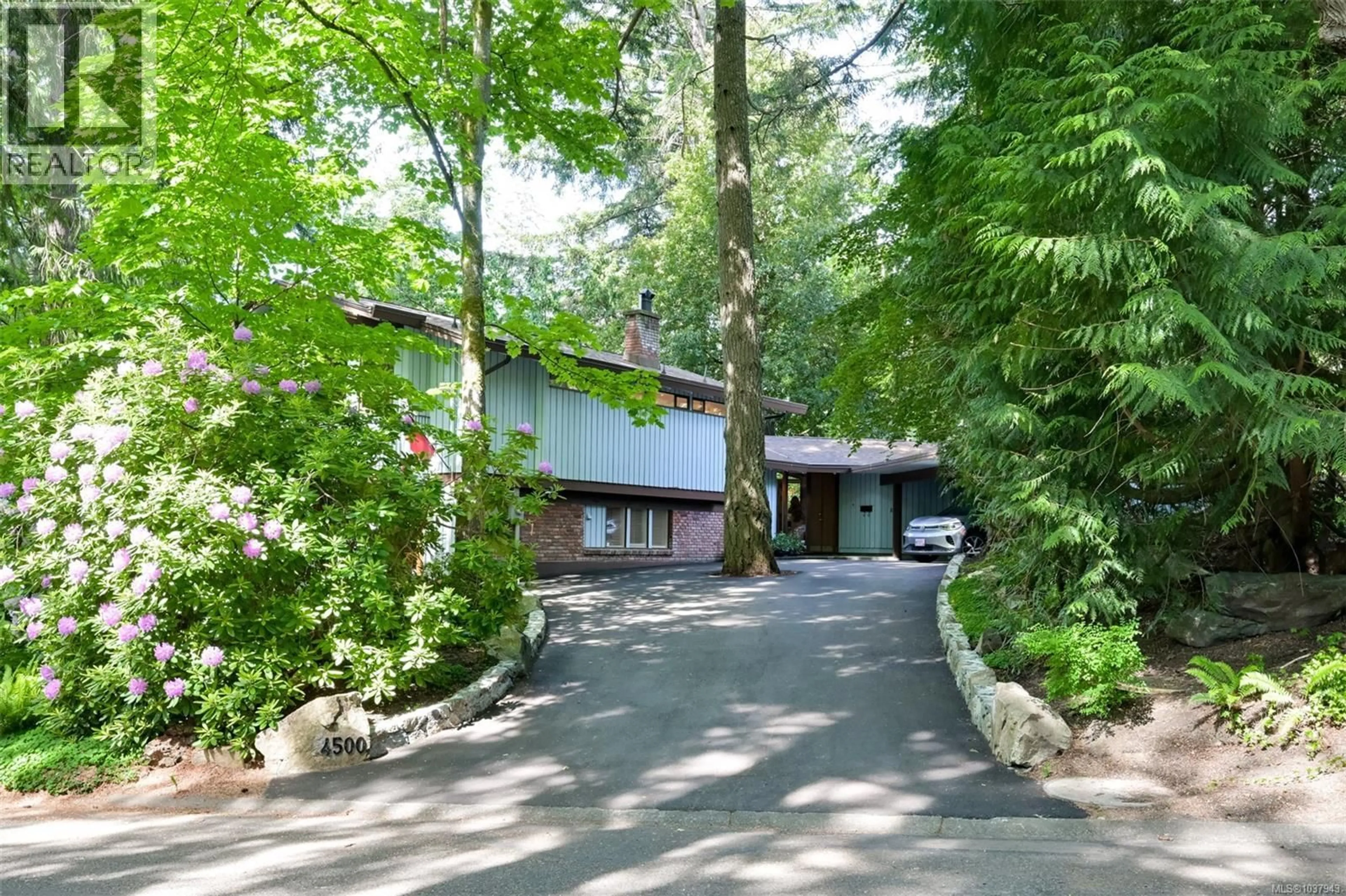 Unknown for 4500 EDGEWOOD PLACE, Saanich British Columbia V8X2N7