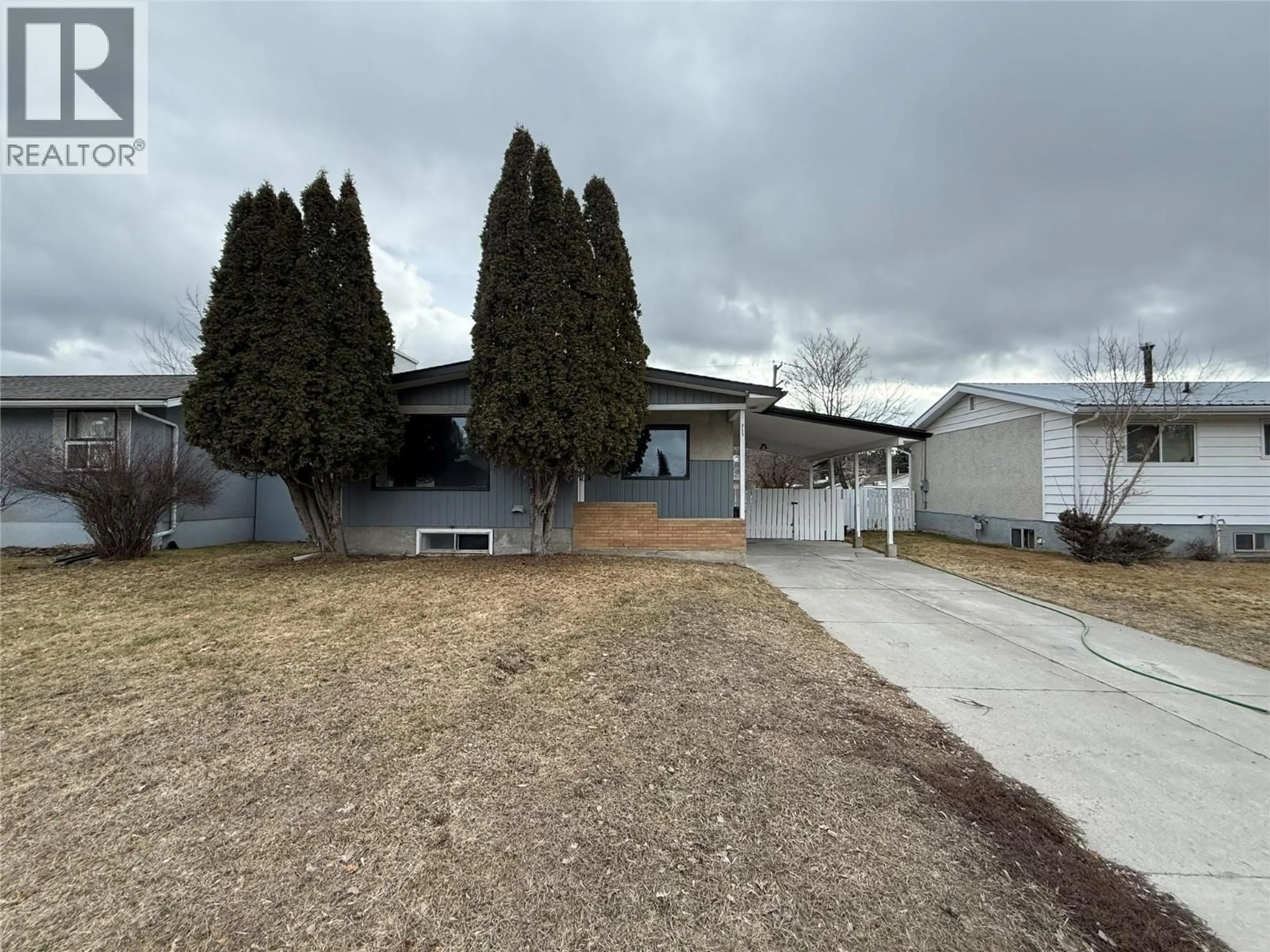 A pic from outside/outdoor area/front of a property/back of a property/a pic from drone, street for 313 11TH STREET SOUTH, Cranbrook British Columbia V1C1V1