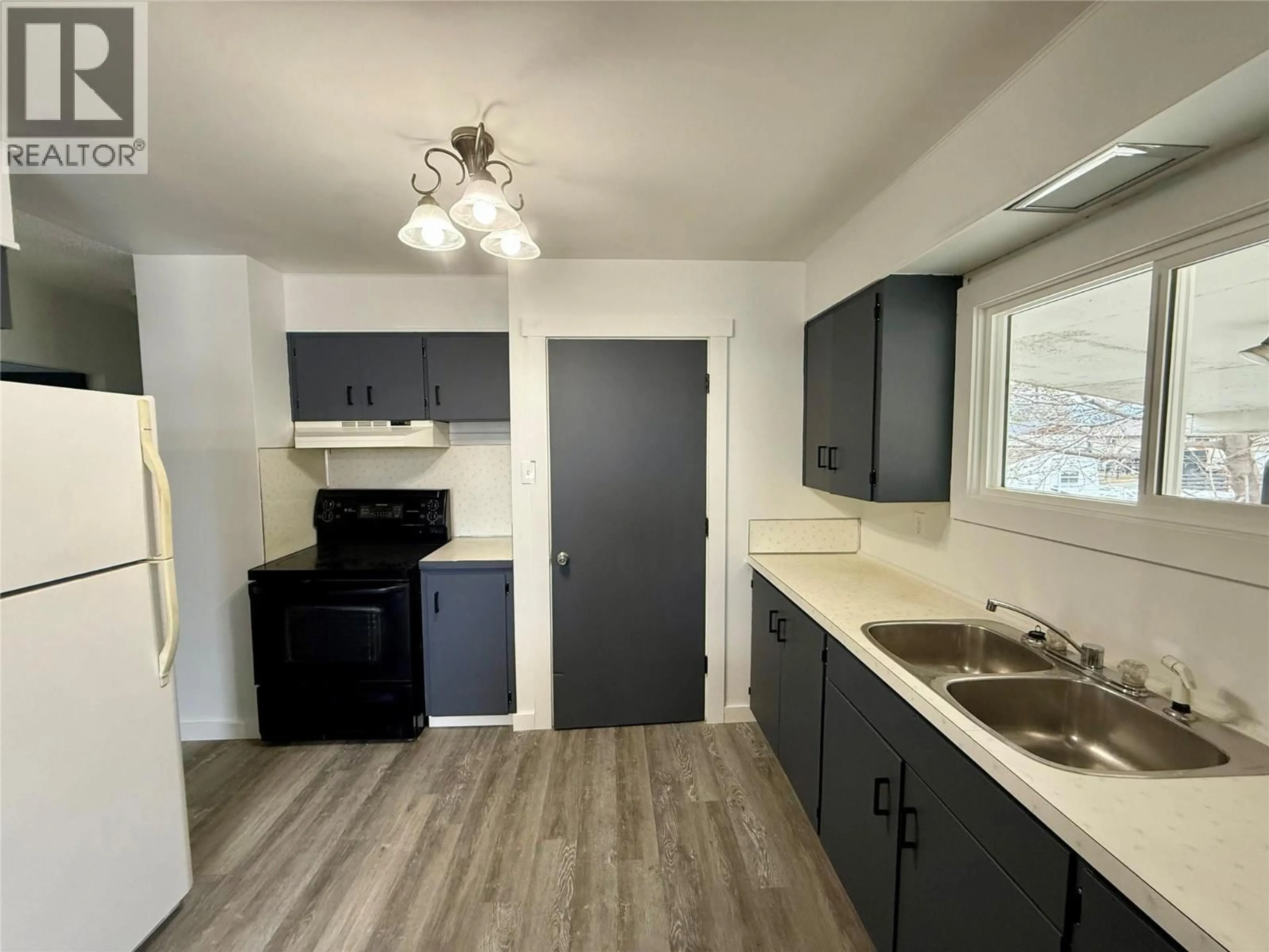 Standard kitchen, unknown for 313 11TH STREET SOUTH, Cranbrook British Columbia V1C1V1