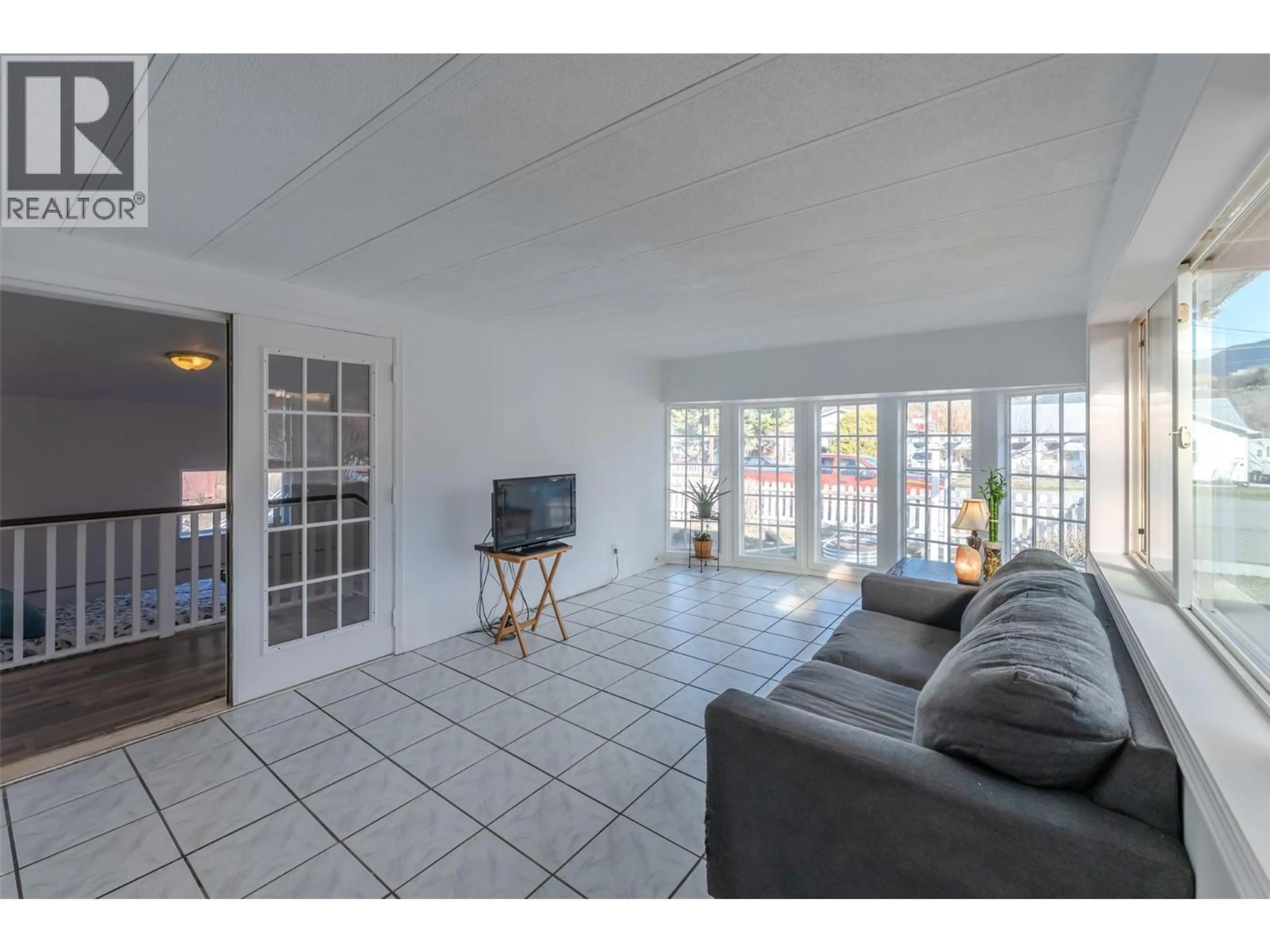 Living room with furniture, unknown for 411 6TH AVENUE, Keremeos British Columbia V0X1N3