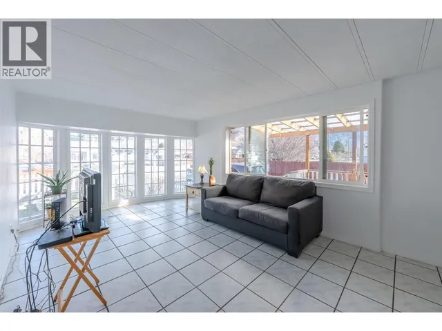 411 6TH AVENUE, Keremeos 3