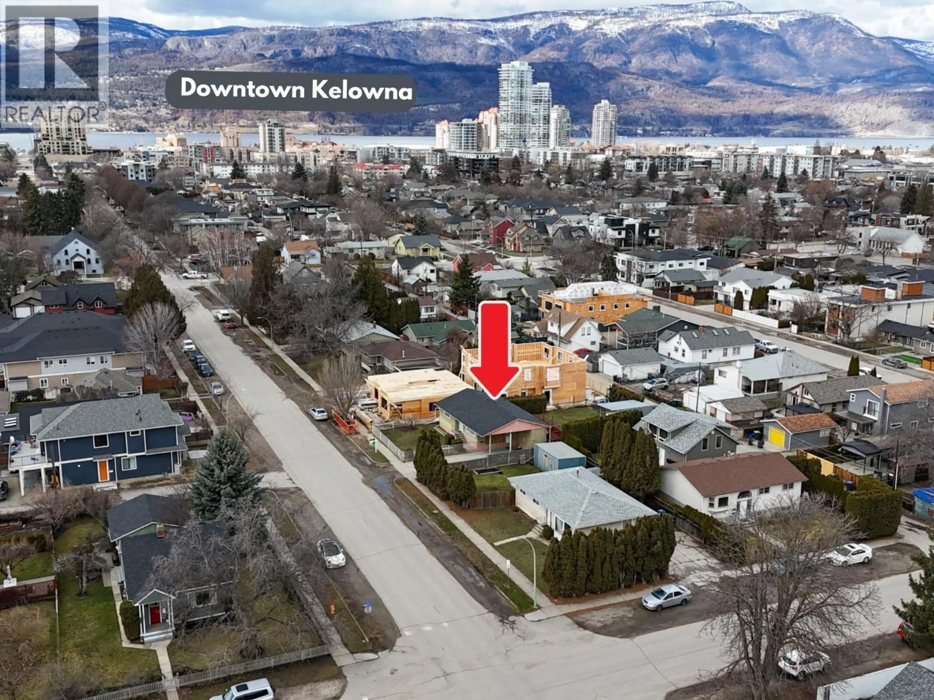 A pic from outside/outdoor area/front of a property/back of a property/a pic from drone, city buildings view from balcony for 958 STOCKWELL AVENUE, Kelowna British Columbia V1Y6W2
