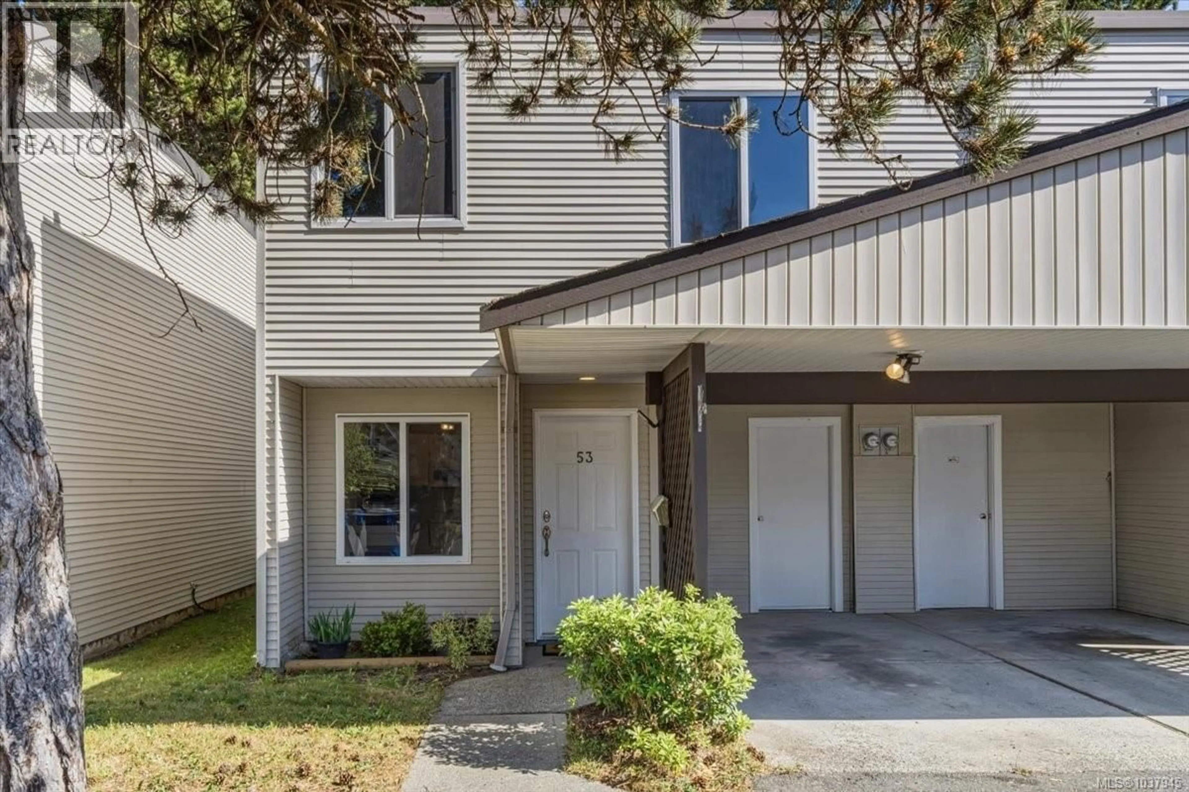 Home with vinyl exterior material, street for 53 - 444 BRUCE AVENUE, Nanaimo British Columbia V9R5W5