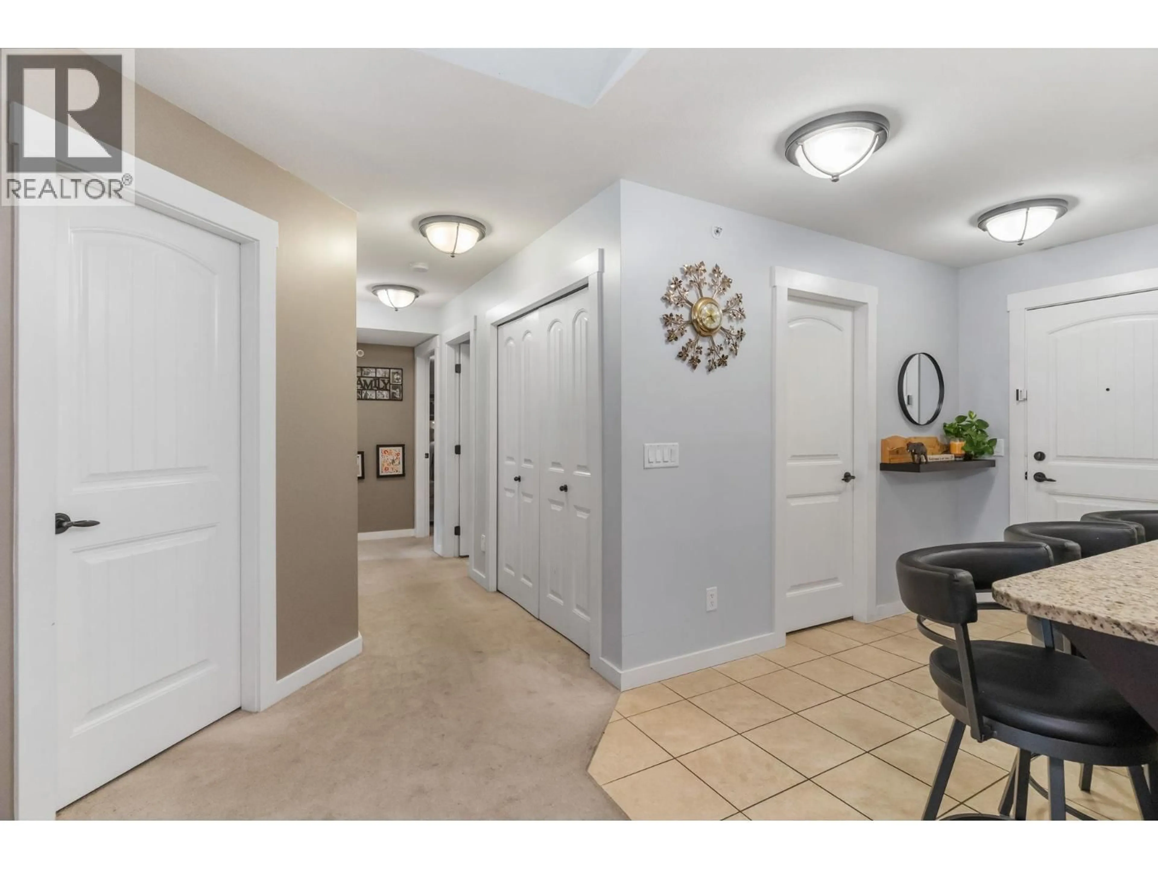 Indoor entryway for 305 - 10529 POWLEY COURT, Lake Country British Columbia V4V2S2