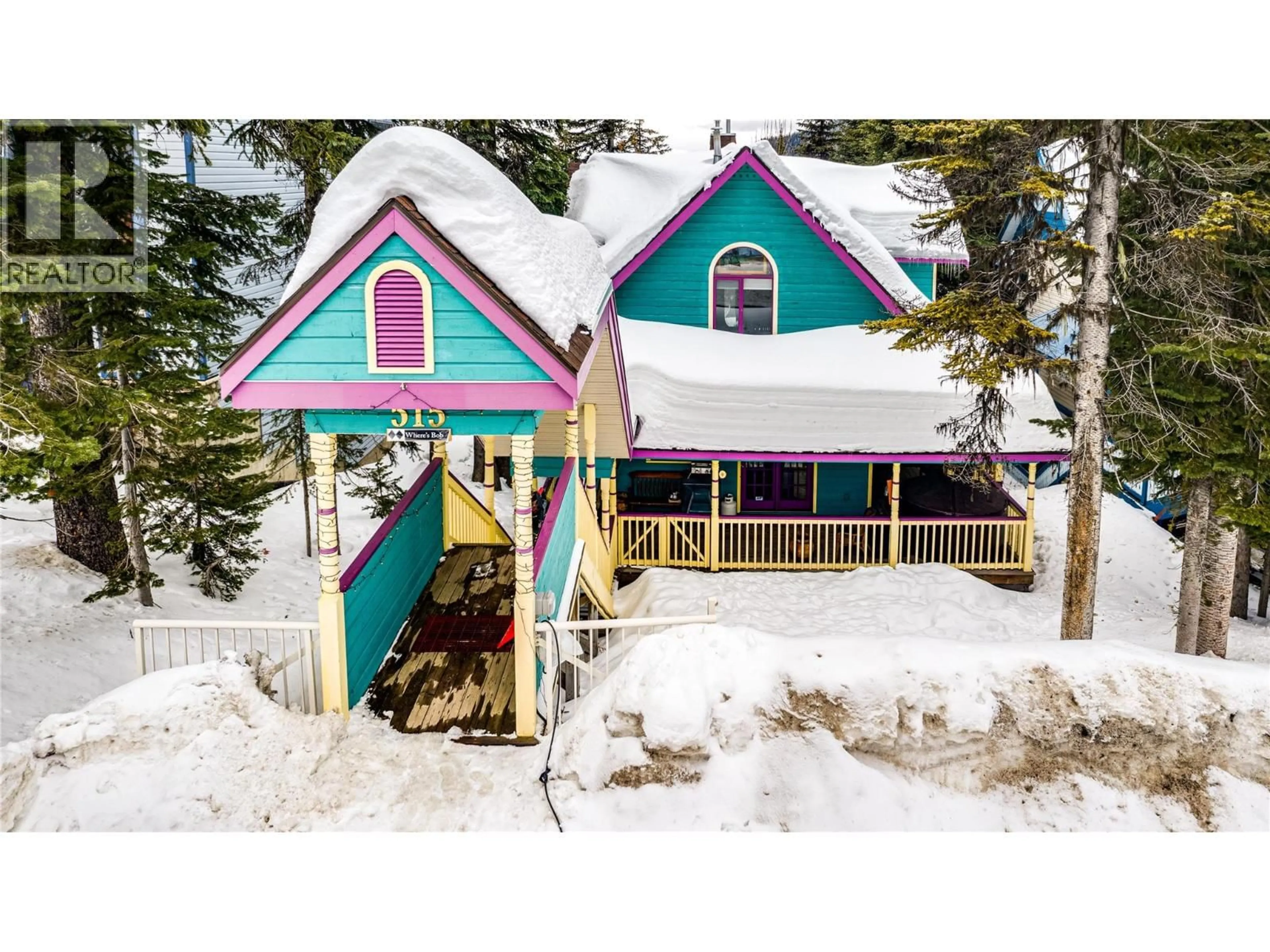 A pic from outside/outdoor area/front of a property/back of a property/a pic from drone, street for 515 SILVER QUEEN ROAD, Vernon British Columbia V1B3M1