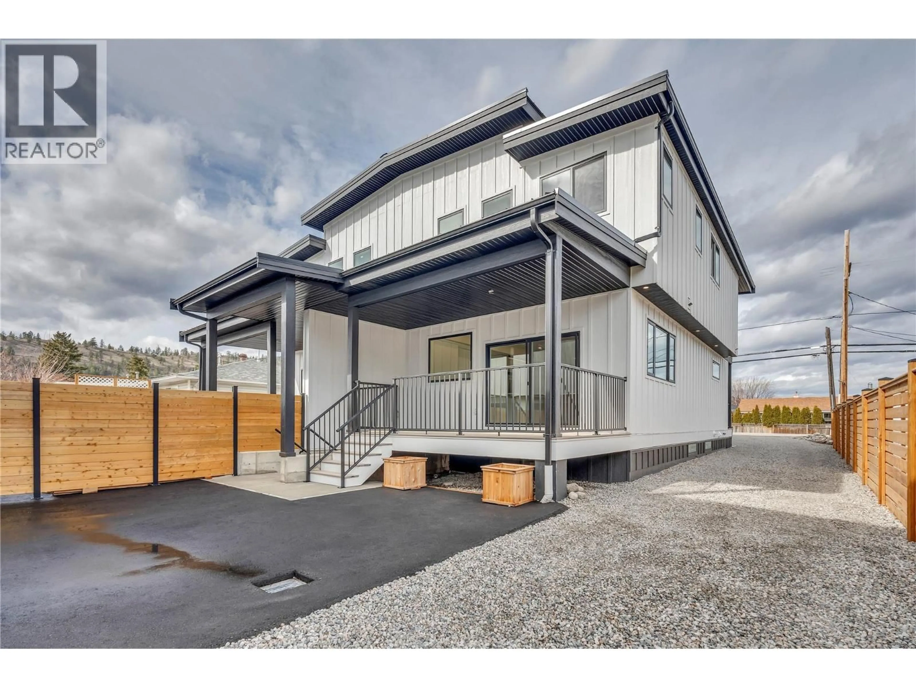 Home with vinyl exterior material, unknown for 101 - 10907 PRAIRIE VALLEY ROAD, Summerland British Columbia V0H1Z8