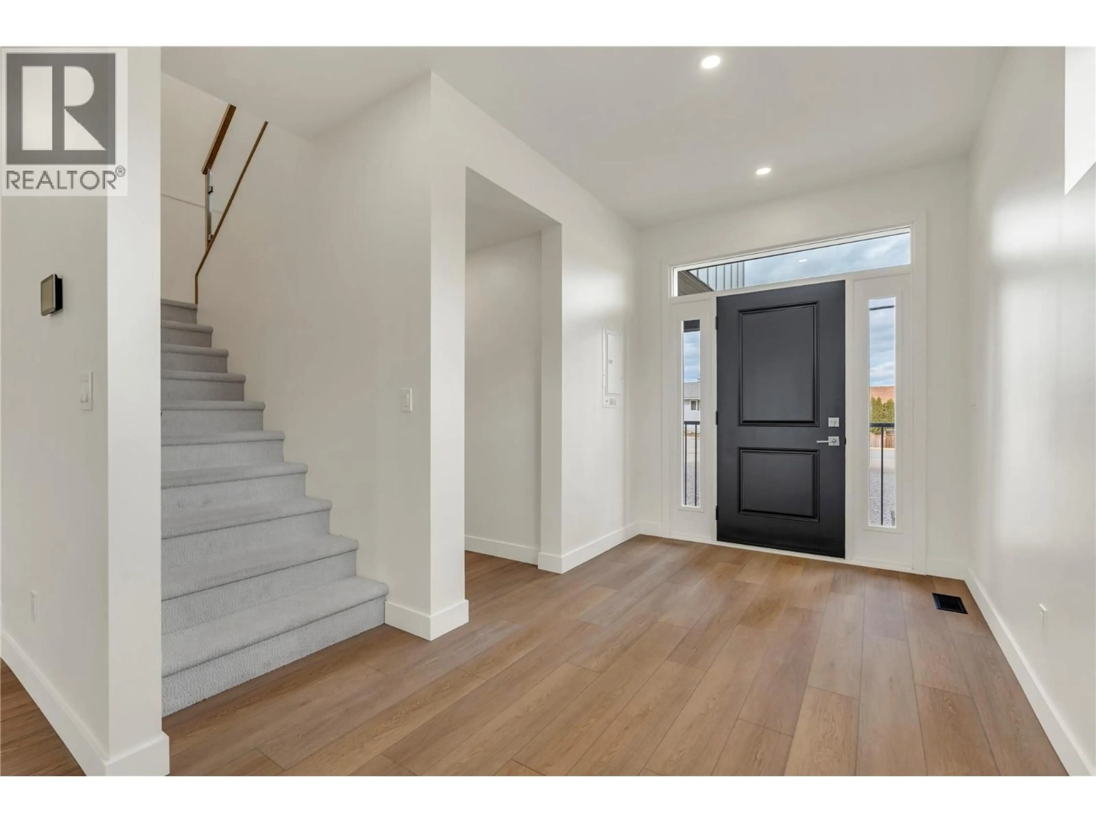 Indoor entryway for 101 - 10907 PRAIRIE VALLEY ROAD, Summerland British Columbia V0H1Z8