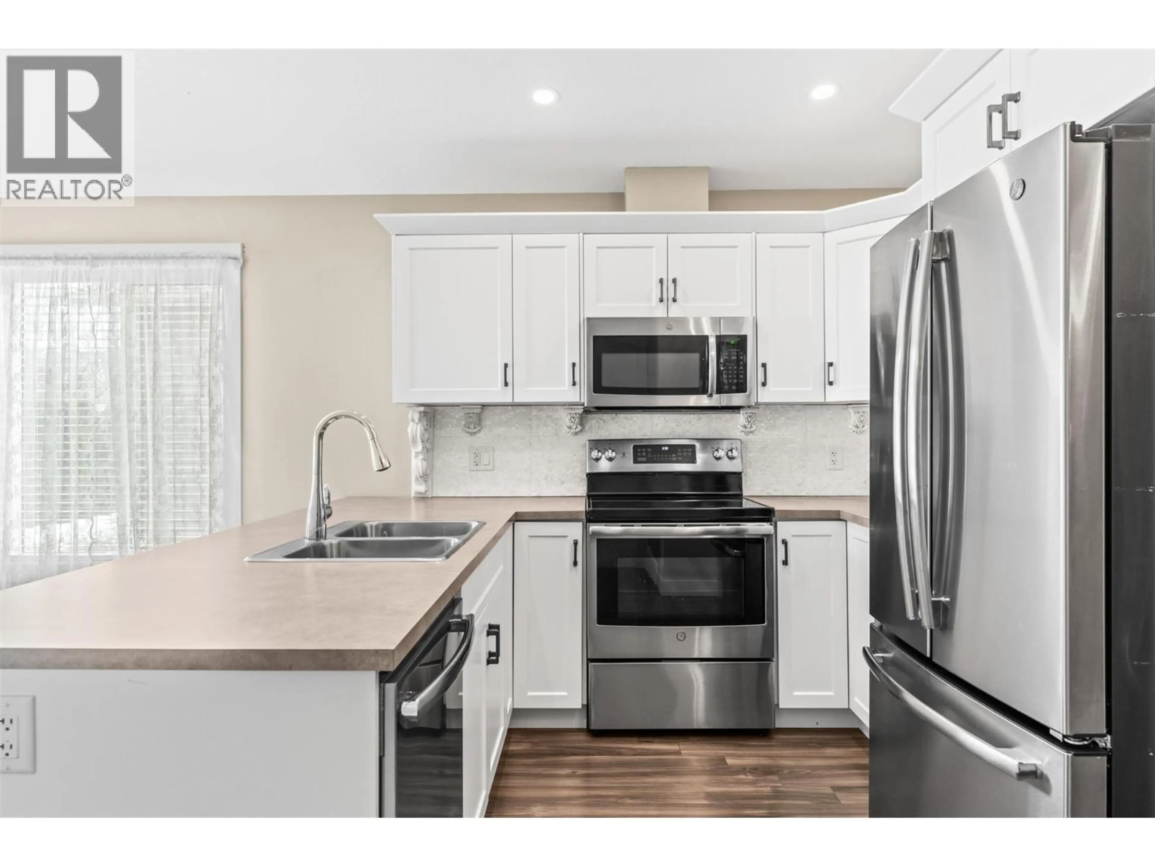 Standard kitchen, unknown for 66 - 2100 55 AVENUE, Vernon British Columbia V1T9Y6