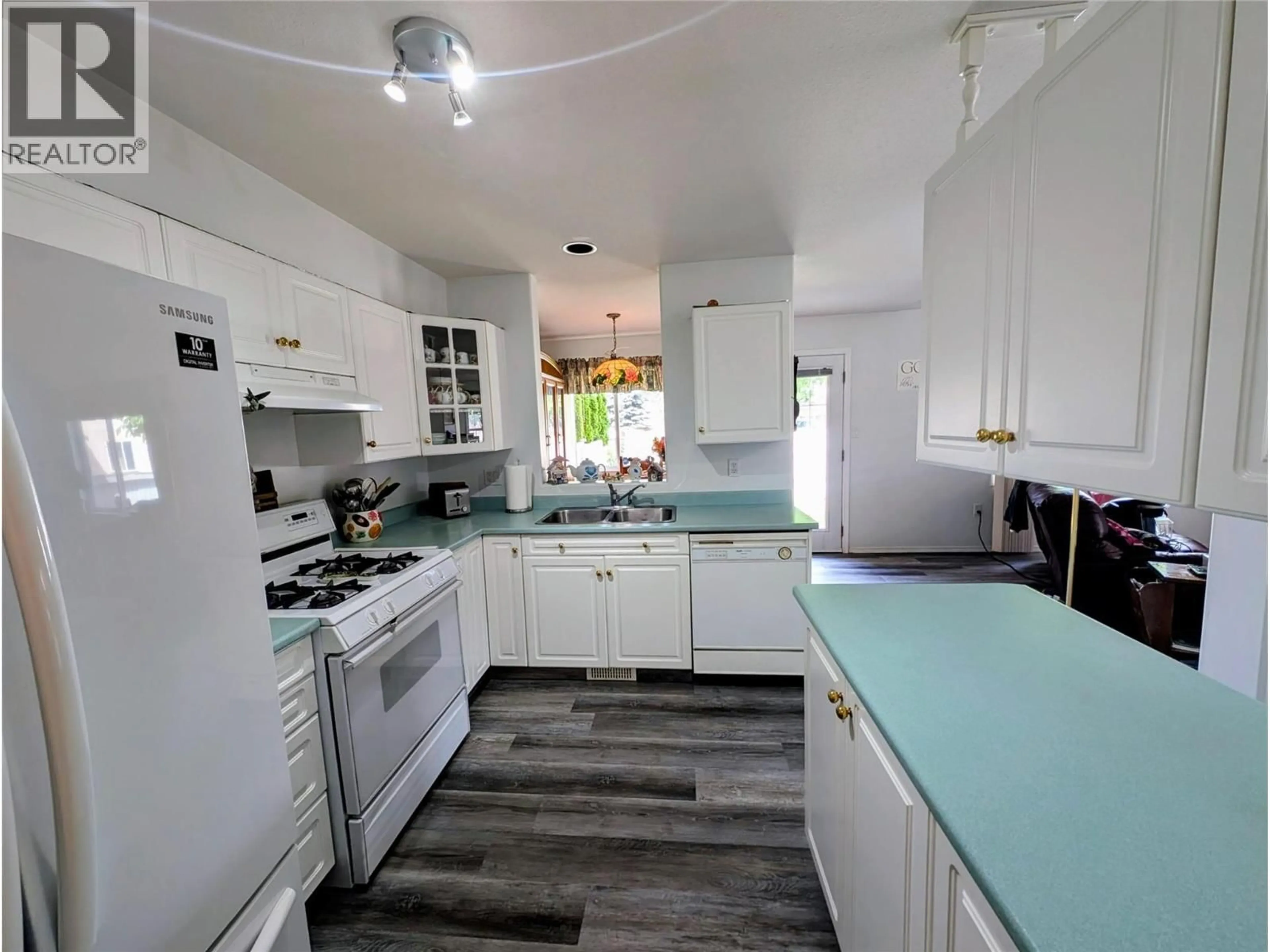Open concept kitchen, ceramic/tile floor for 10 - 1749 MENZIES STREET, Merritt British Columbia V1K1A5