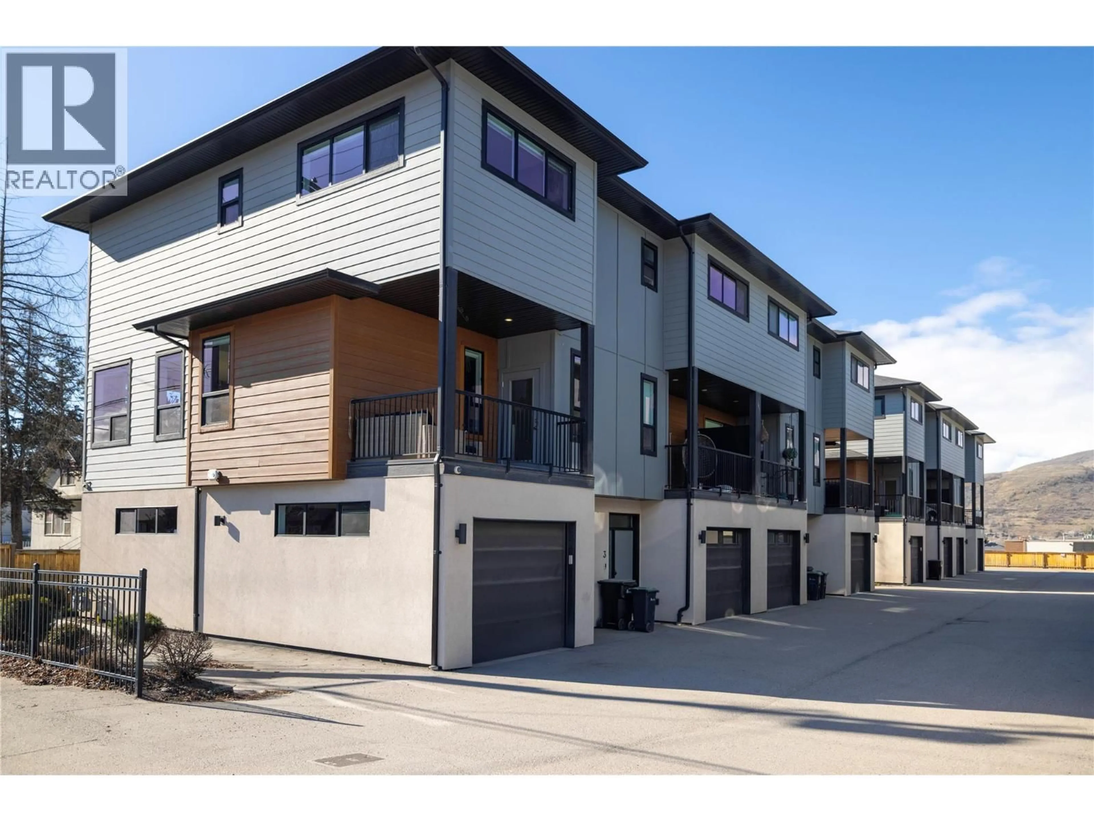 A pic from outside/outdoor area/front of a property/back of a property/a pic from drone, street for 2 - 4602 20 STREET, Vernon British Columbia V1T4E5