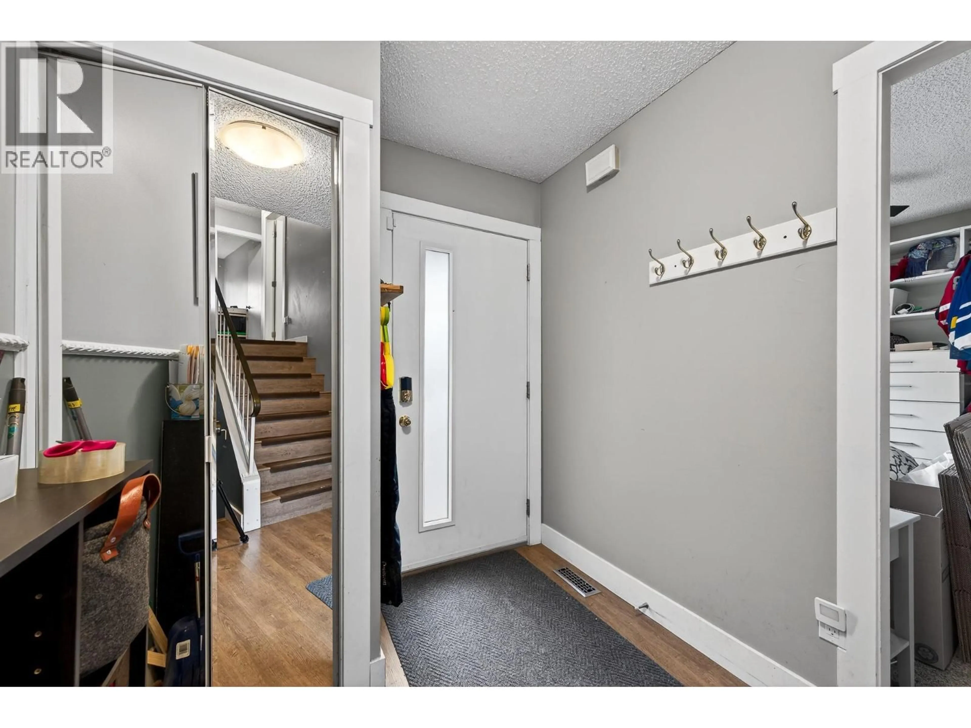 Indoor entryway for 76 - 580 DALGLEISH DRIVE, Kamloops British Columbia V2C5W7