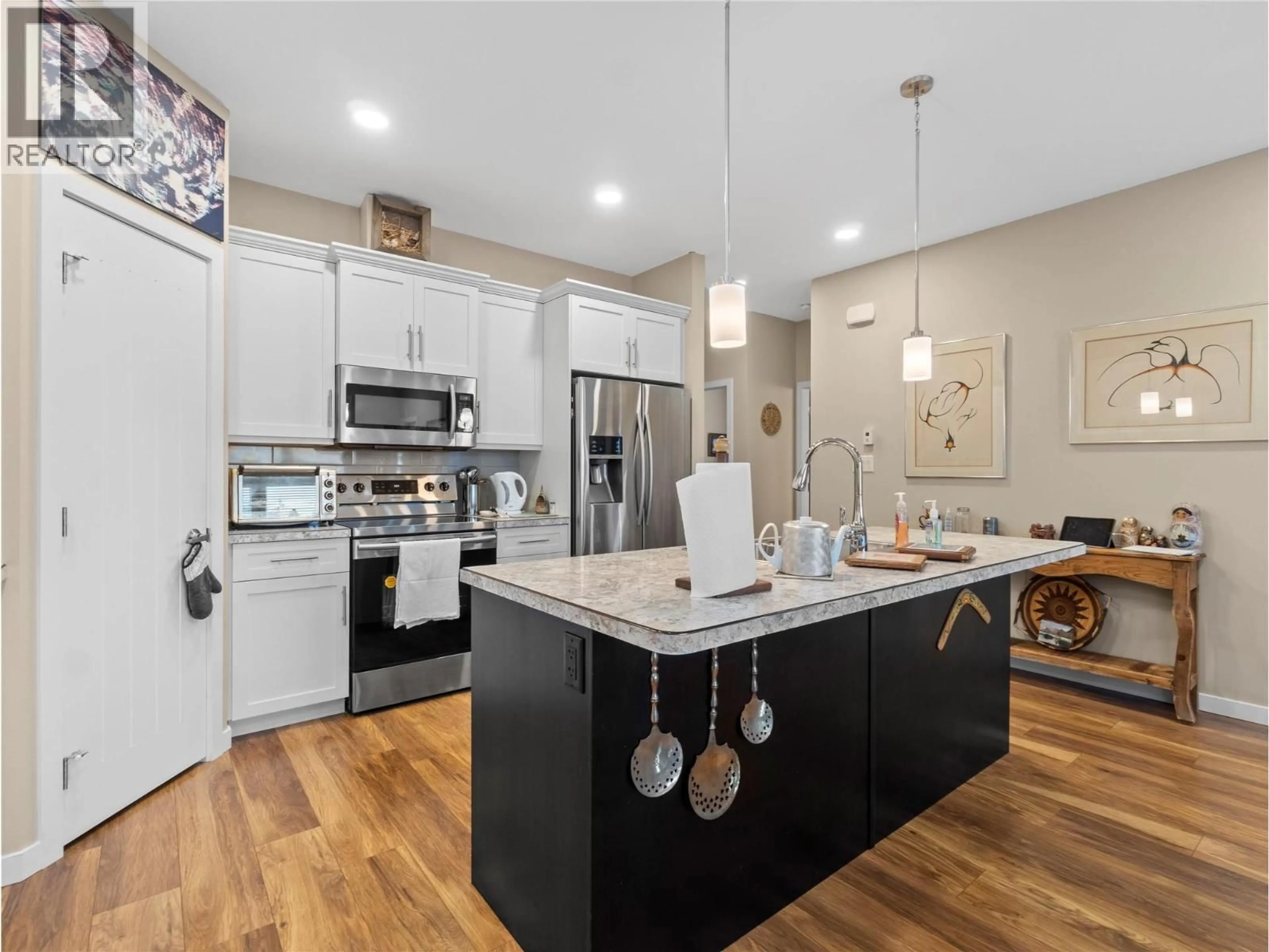 Open concept kitchen, unknown for 24 - 1611 10 STREET SOUTHWEST, Salmon Arm British Columbia V1E0C8