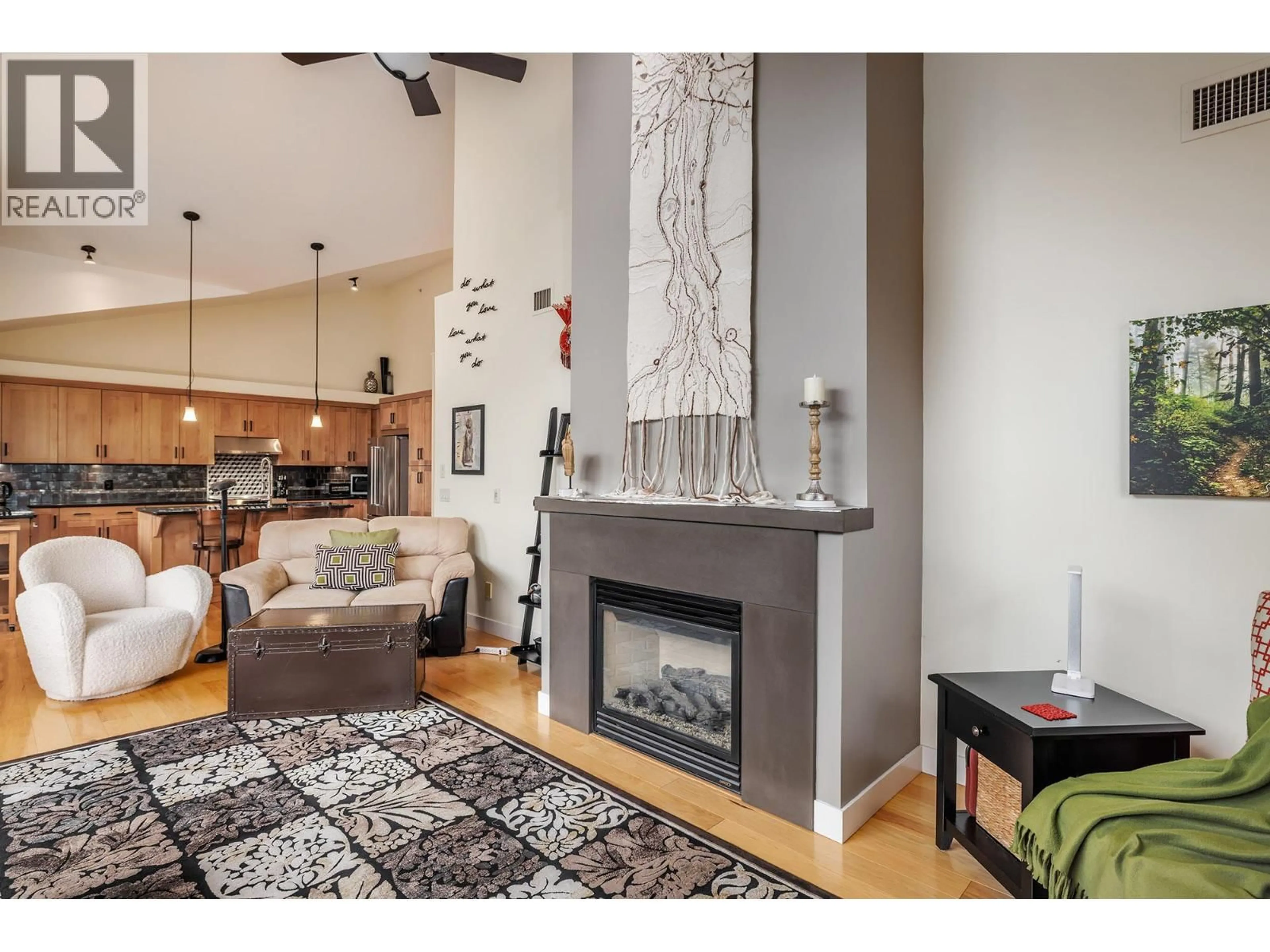 Living room with furniture, unknown for 213 - 600 SARSONS ROAD, Kelowna British Columbia V1W5H5