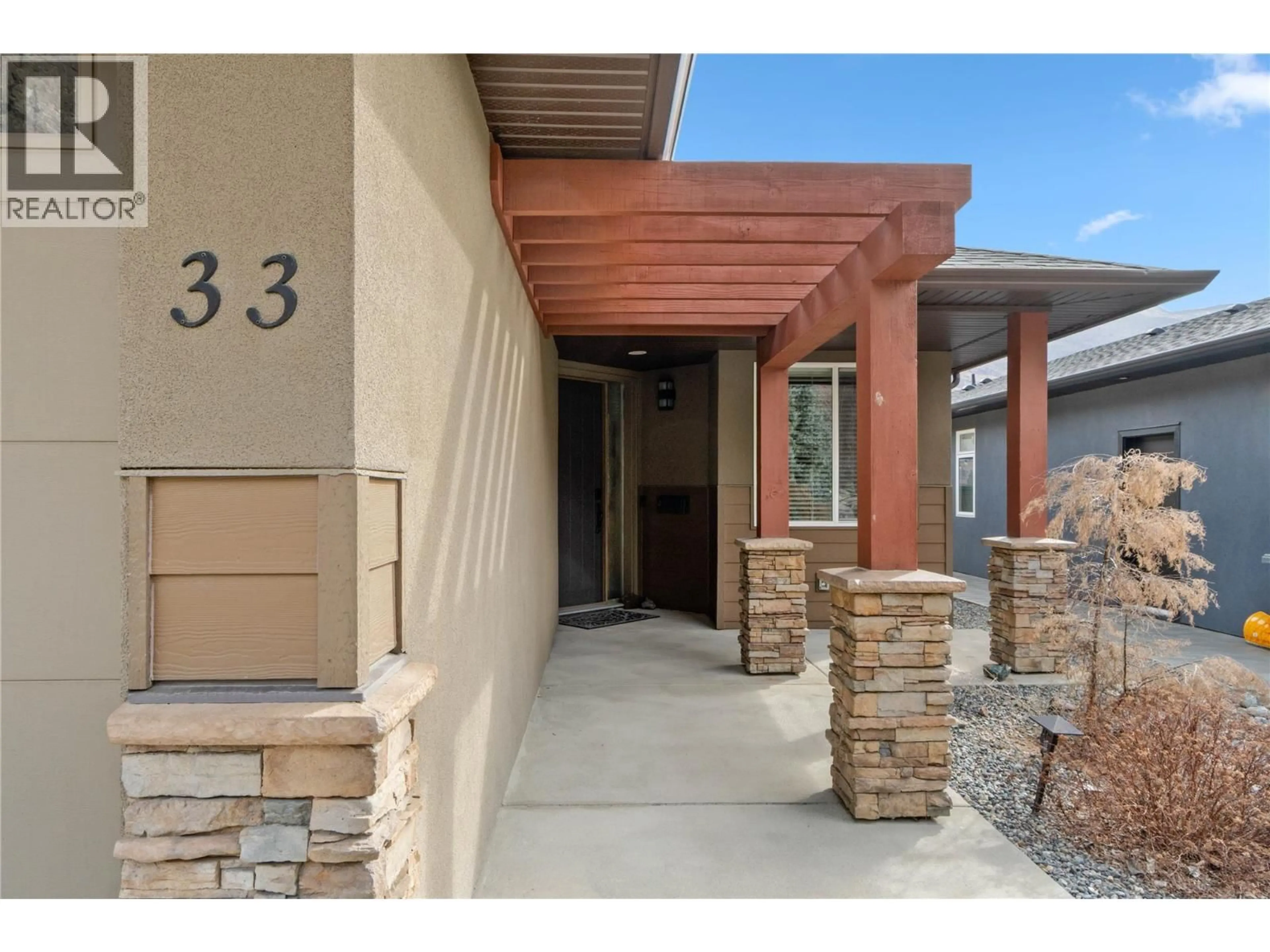 Indoor entryway for 33 - 3665 WESTSYDE ROAD, Kamloops British Columbia V2B7H5