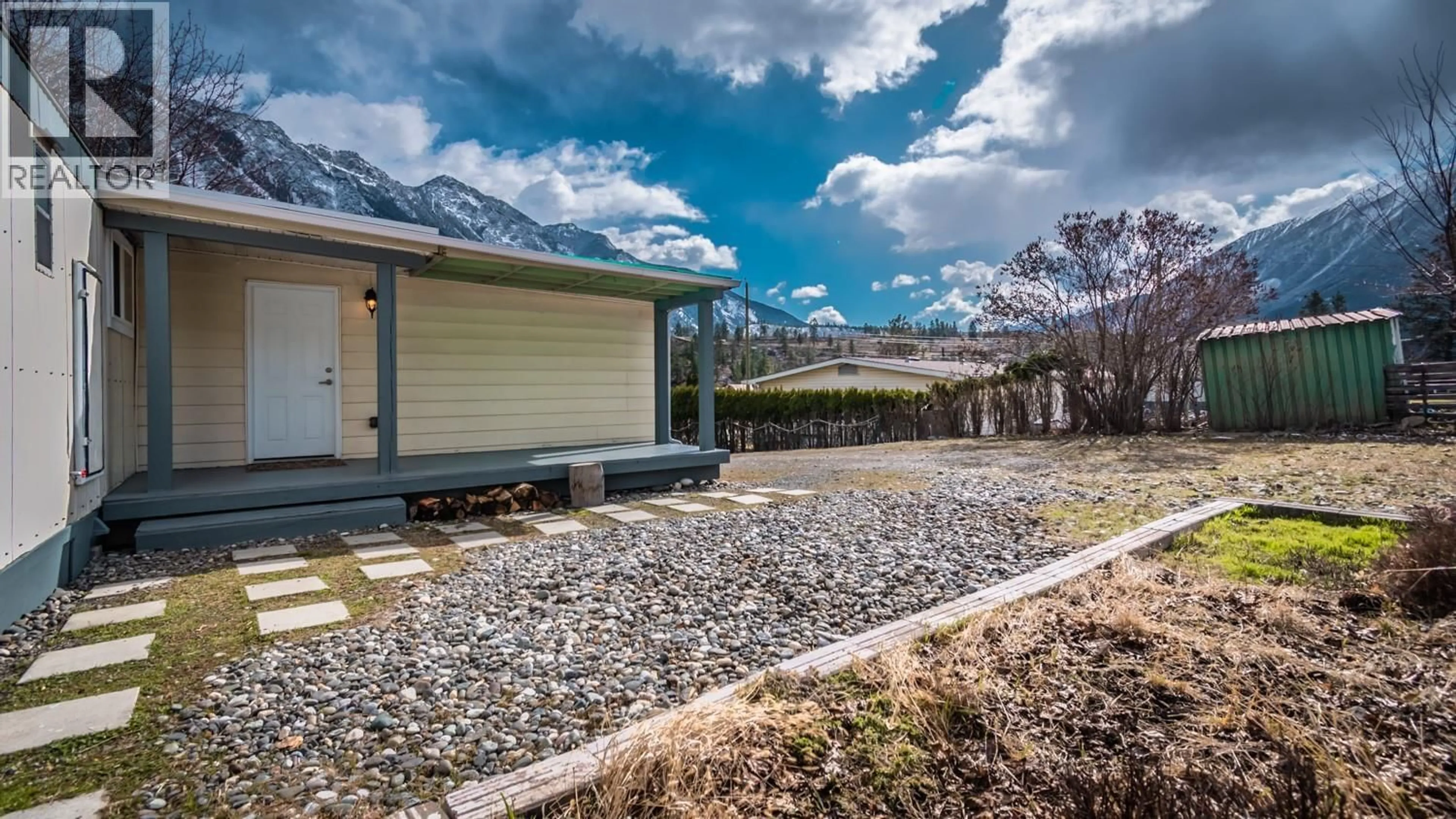 Patio, mountain view for 245 MCEWEN ROAD, Lillooet British Columbia V0K1V0