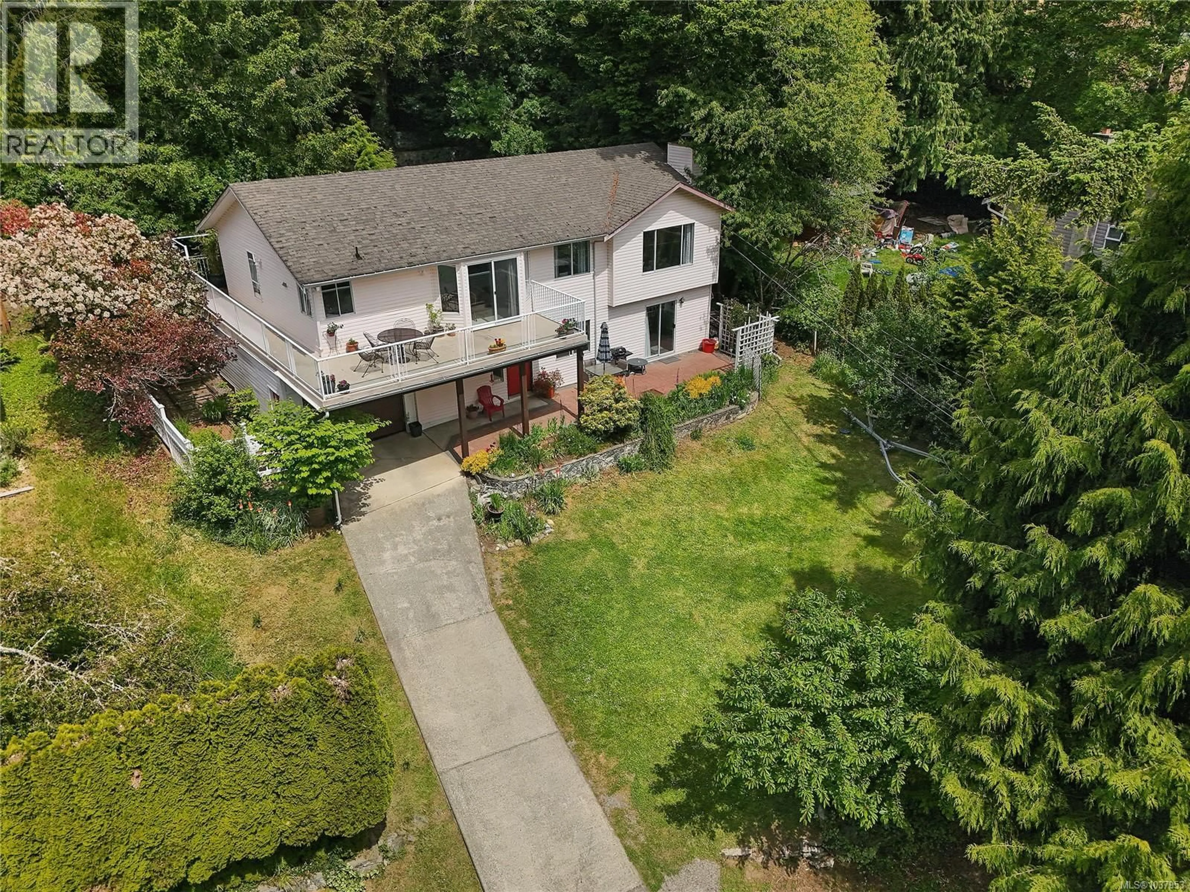 A pic from outside/outdoor area/front of a property/back of a property/a pic from drone, street for 7000 MAPLE PARK TERRACE, Sooke British Columbia V9Z0N2