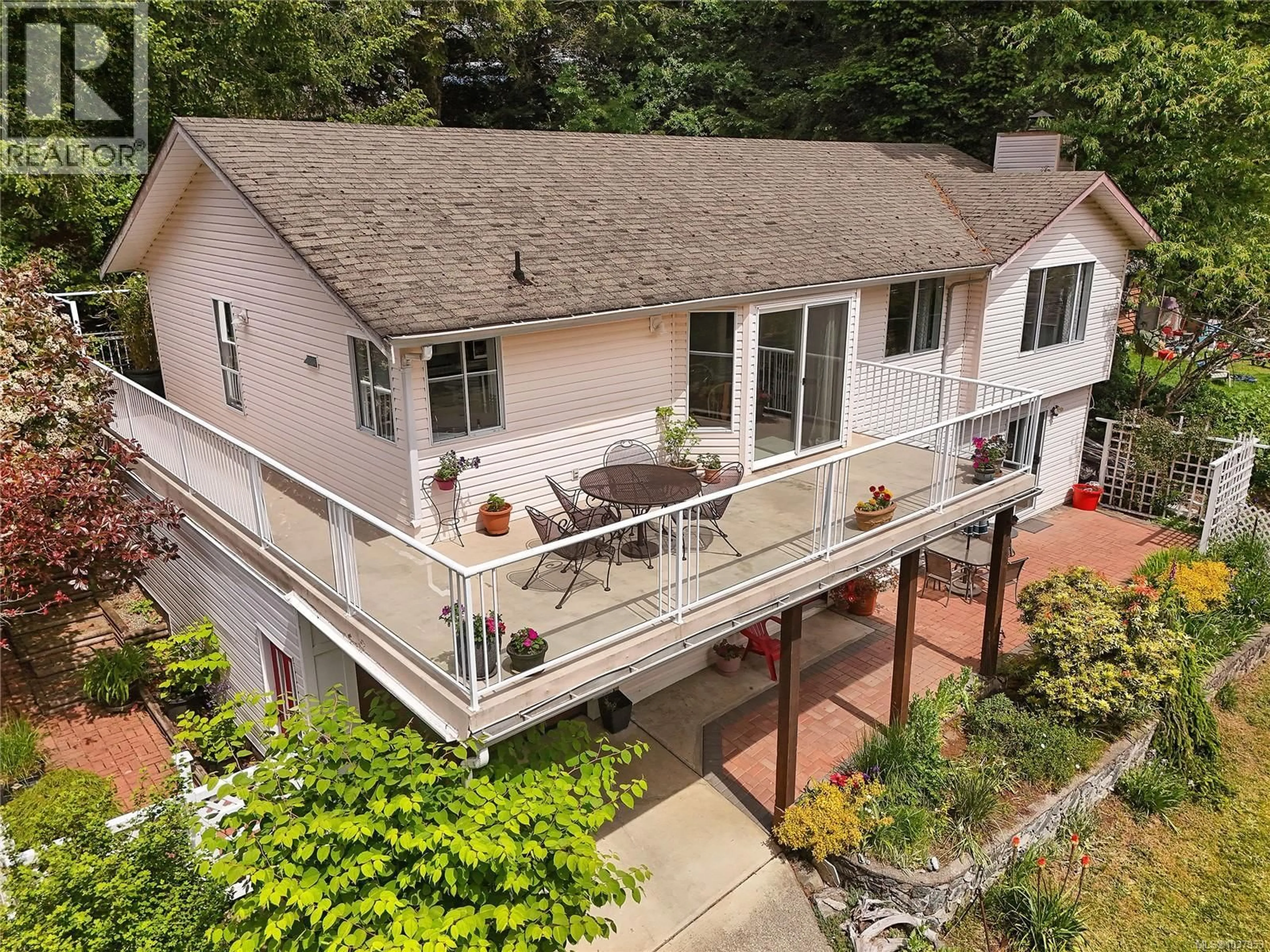A pic from outside/outdoor area/front of a property/back of a property/a pic from drone, unknown for 7000 MAPLE PARK TERRACE, Sooke British Columbia V9Z0N2