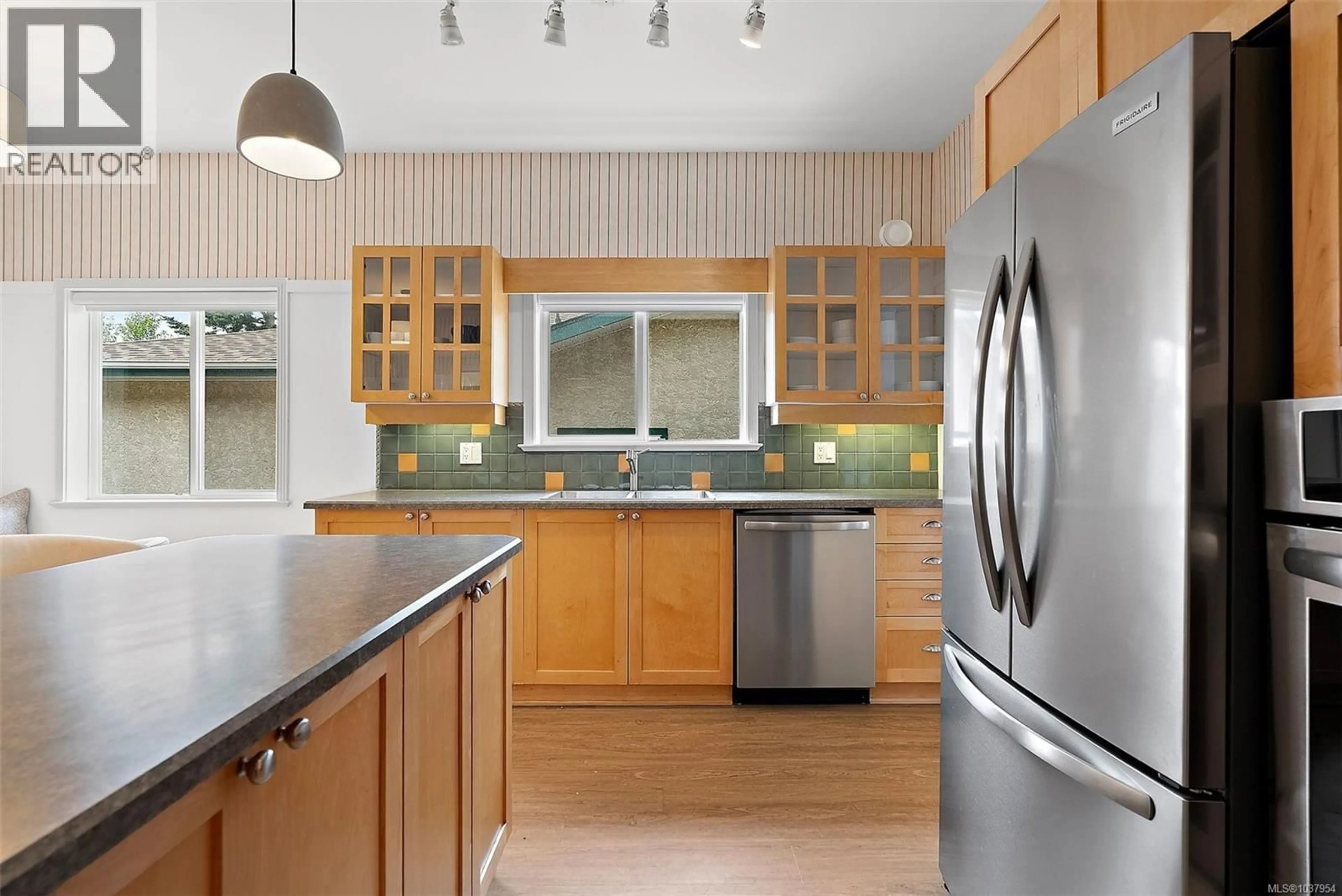 Contemporary kitchen, unknown for 13 - 2235 HARBOUR ROAD, Sidney British Columbia V8L2P7