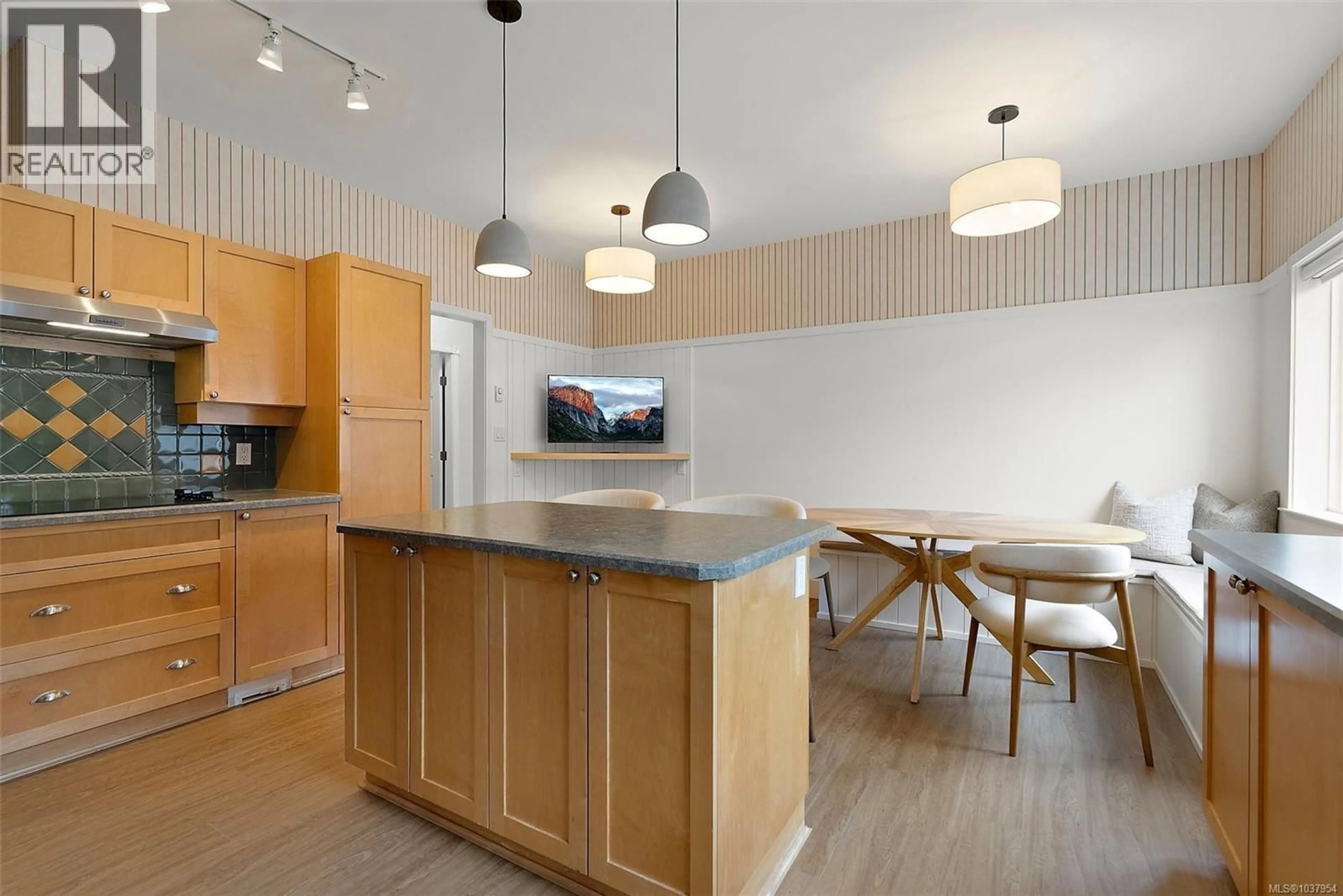 Unknown for 13 - 2235 HARBOUR ROAD, Sidney British Columbia V8L2P7
