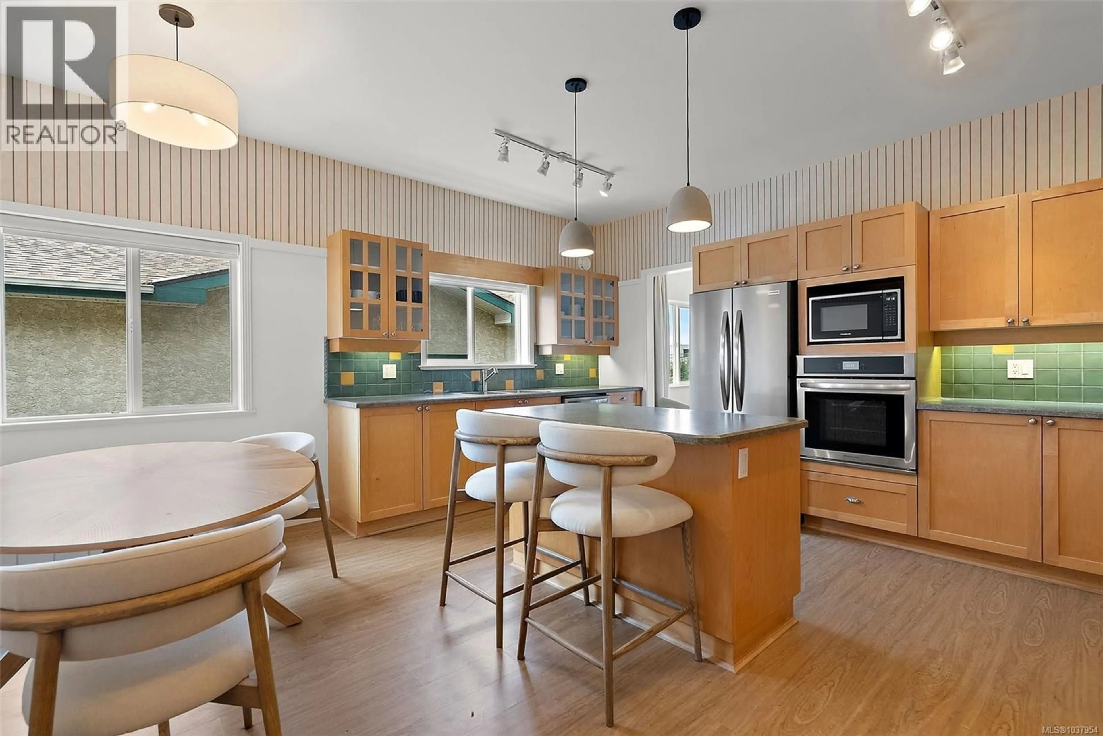 Contemporary kitchen, unknown for 13 - 2235 HARBOUR ROAD, Sidney British Columbia V8L2P7