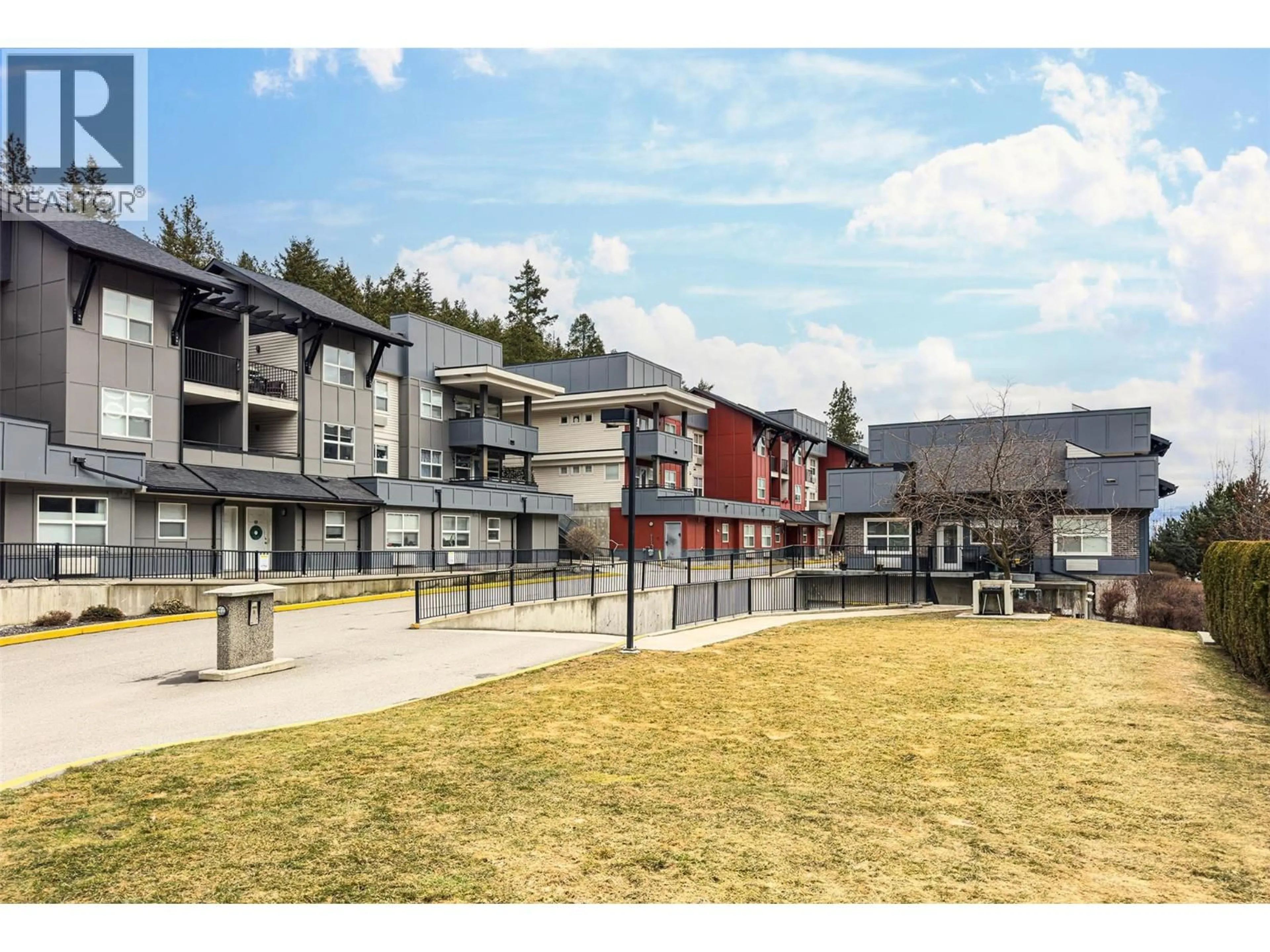 Patio, mountain view for 202 - 1483 GLENMORE ROAD NORTH, Kelowna British Columbia V1V2C5
