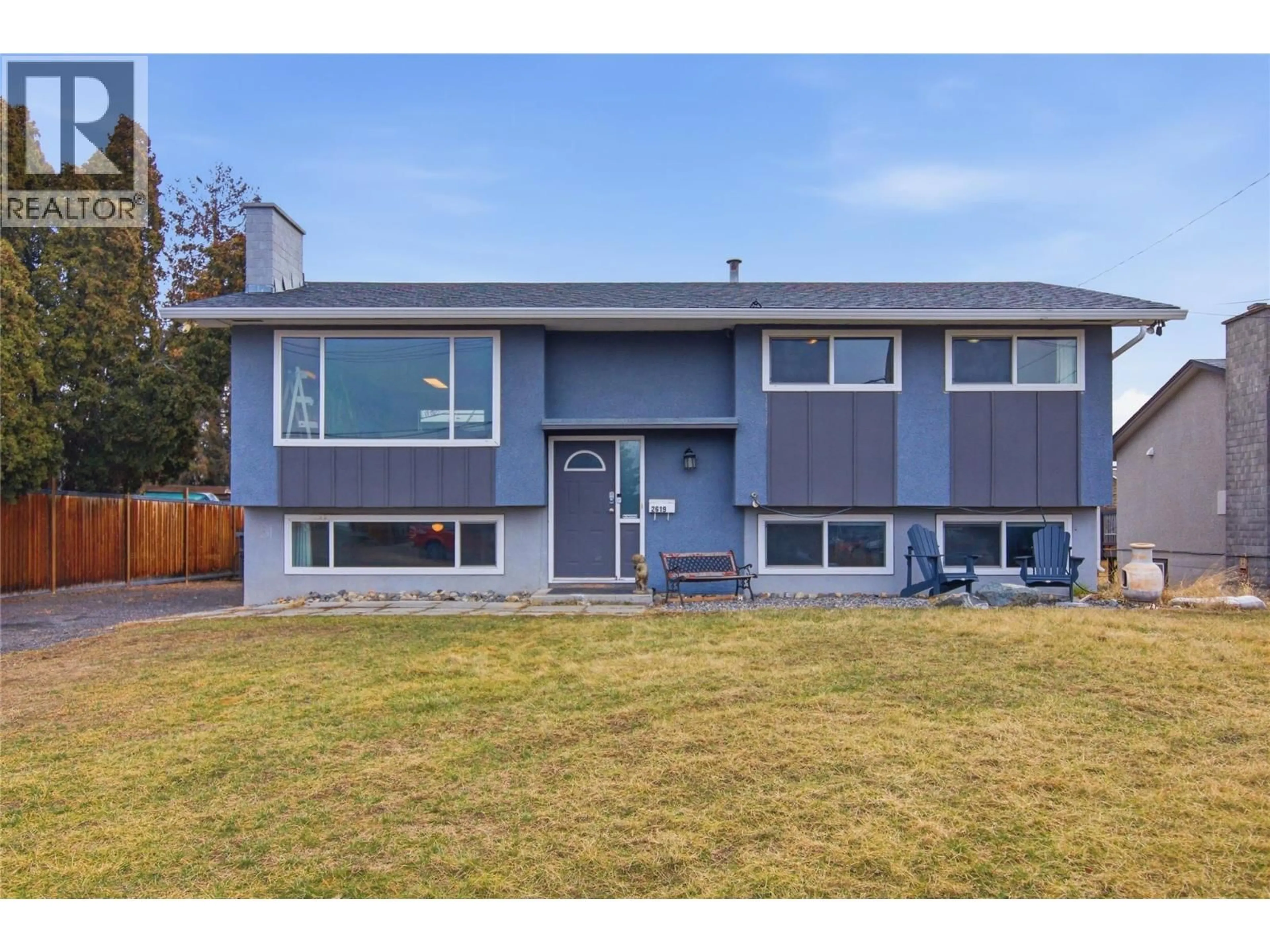 Home with vinyl exterior material, street for 2619 ARGYLE AVENUE, Kamloops British Columbia V2B4T6