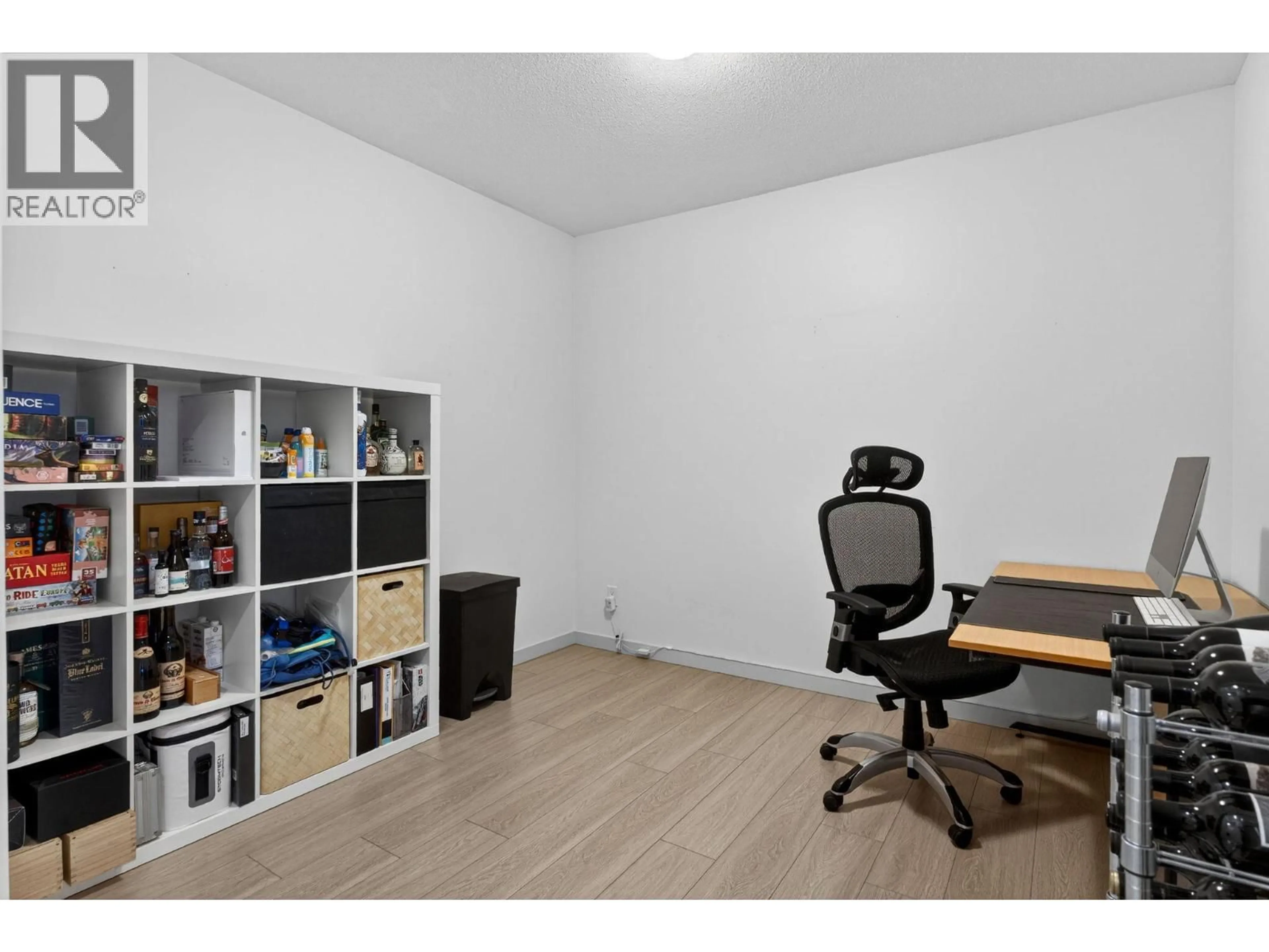 Unknown for 801 - 1075 SUNSET DRIVE, Kelowna British Columbia V1Y9Y9