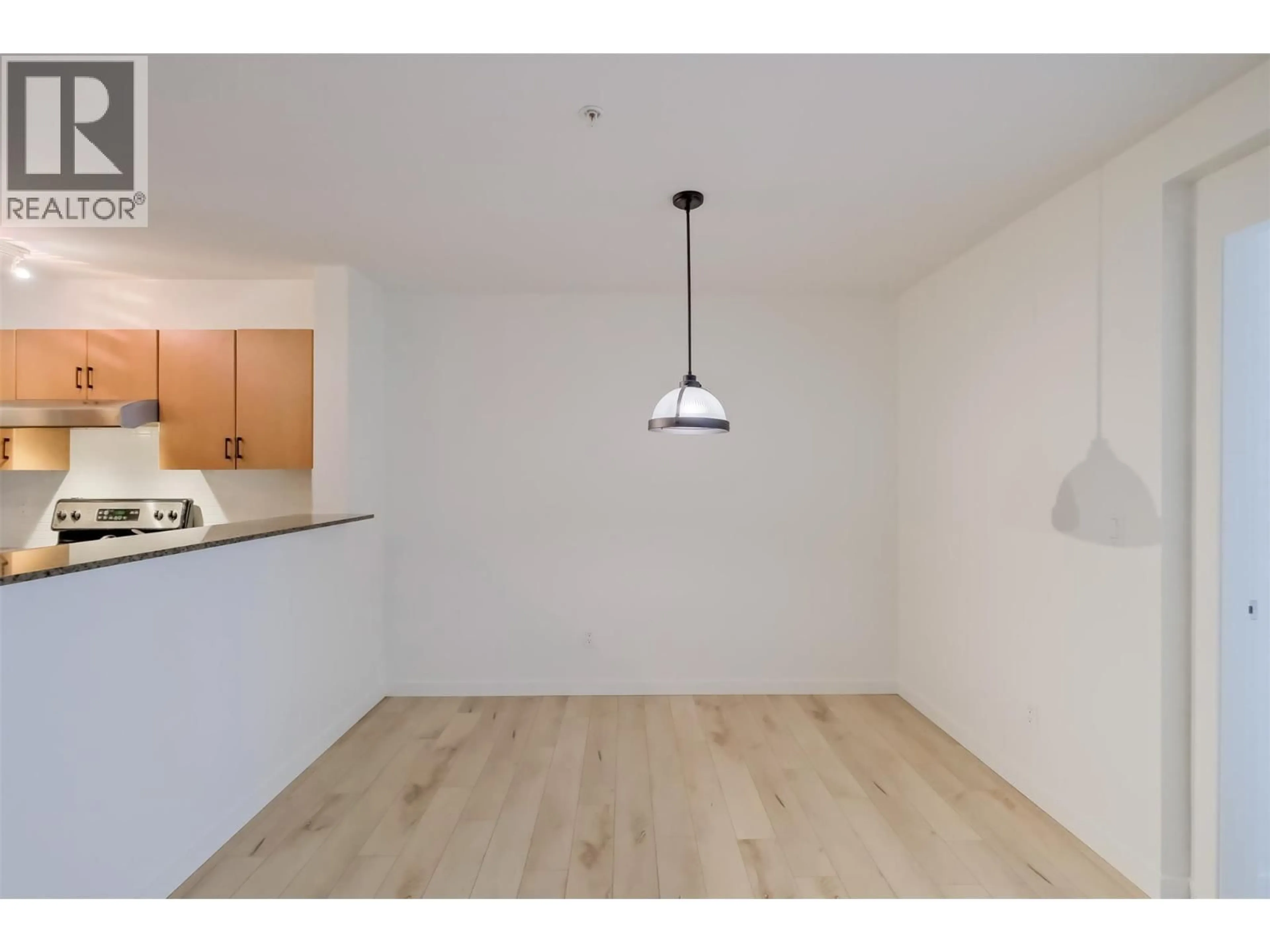 A pic of a room for 202 - 571 YATES ROAD, Kelowna British Columbia V1V2V5